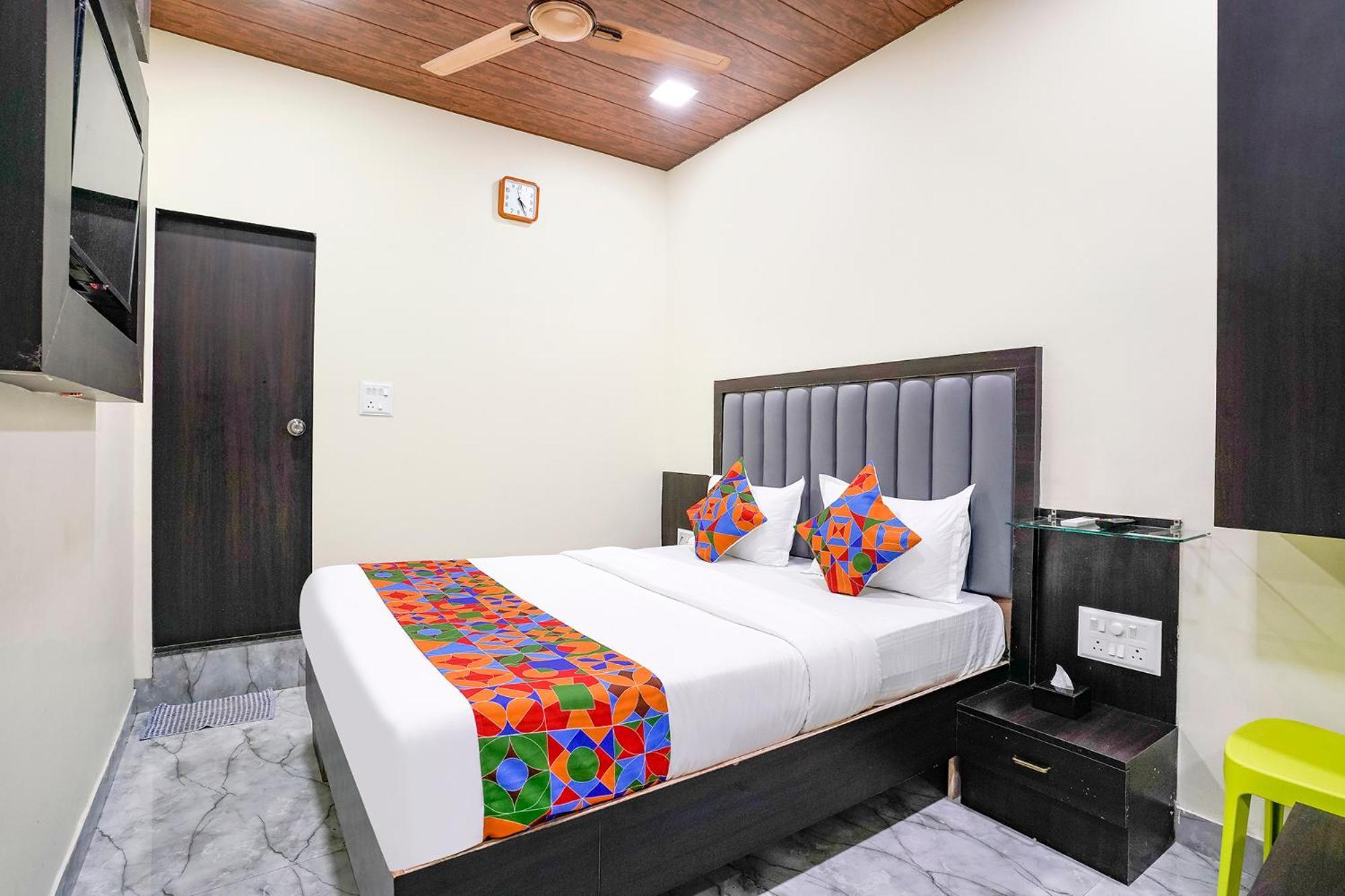 Hotel Fabexpress Gulshan Grand - Nr Gateway Of India Bombaim