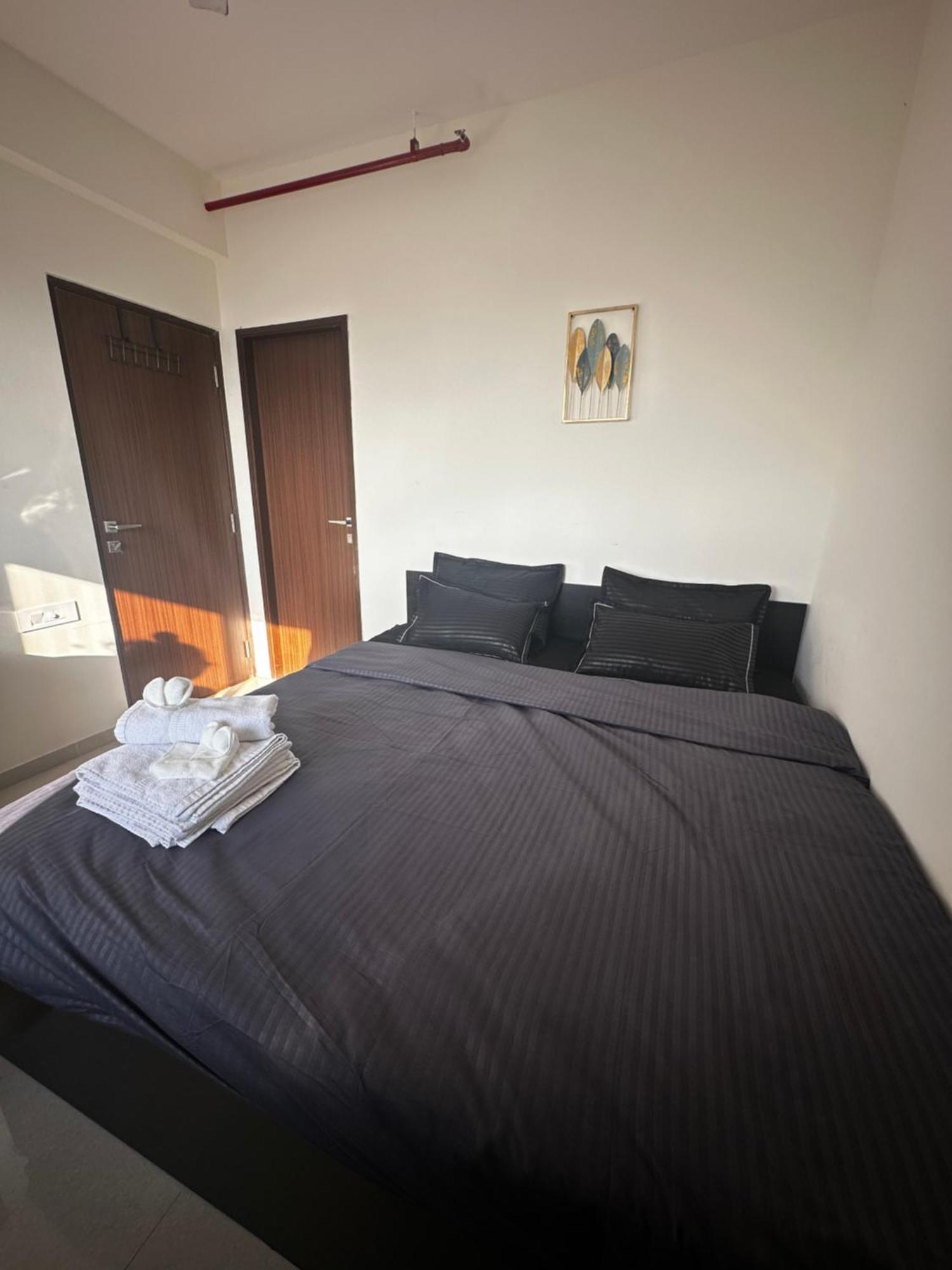 2bhk Five Star In Malad East West We Highway * Mumbai