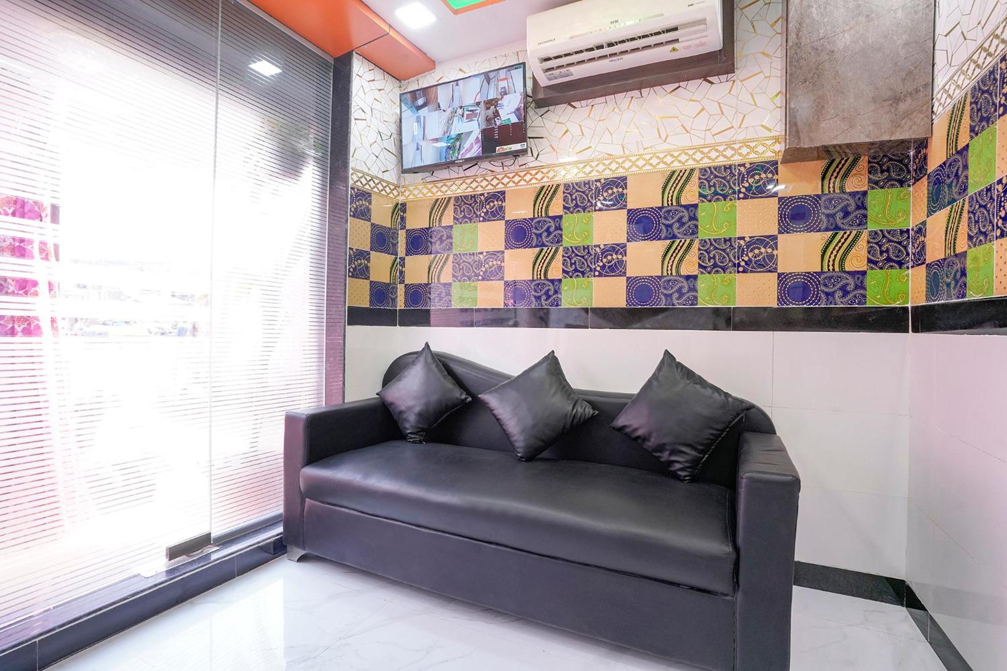 Hotel Fabexpress Raj Palace - 1 Km To Sakinaka Metro