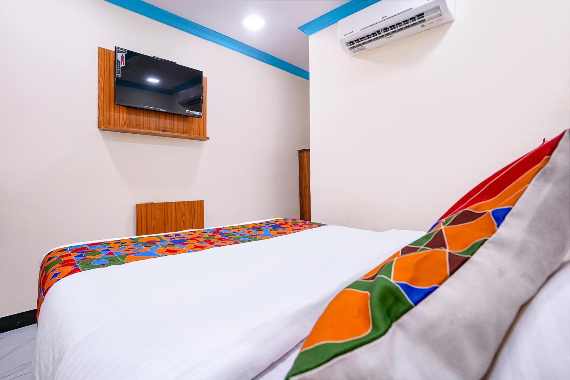 Hotel Fabexpress Raj Palace - 1 Km To Sakinaka Metro