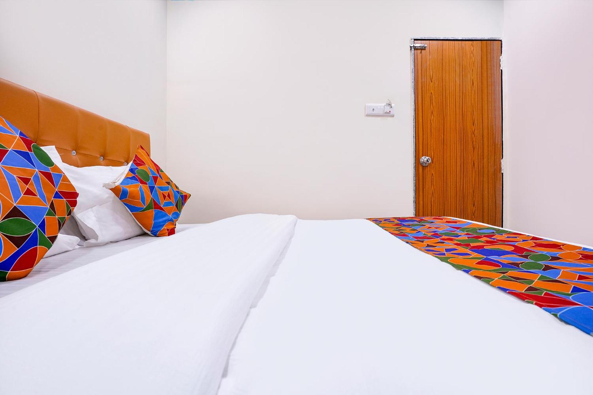 Fabexpress Raj Palace - 1 Km To Sakinaka Metro 3*