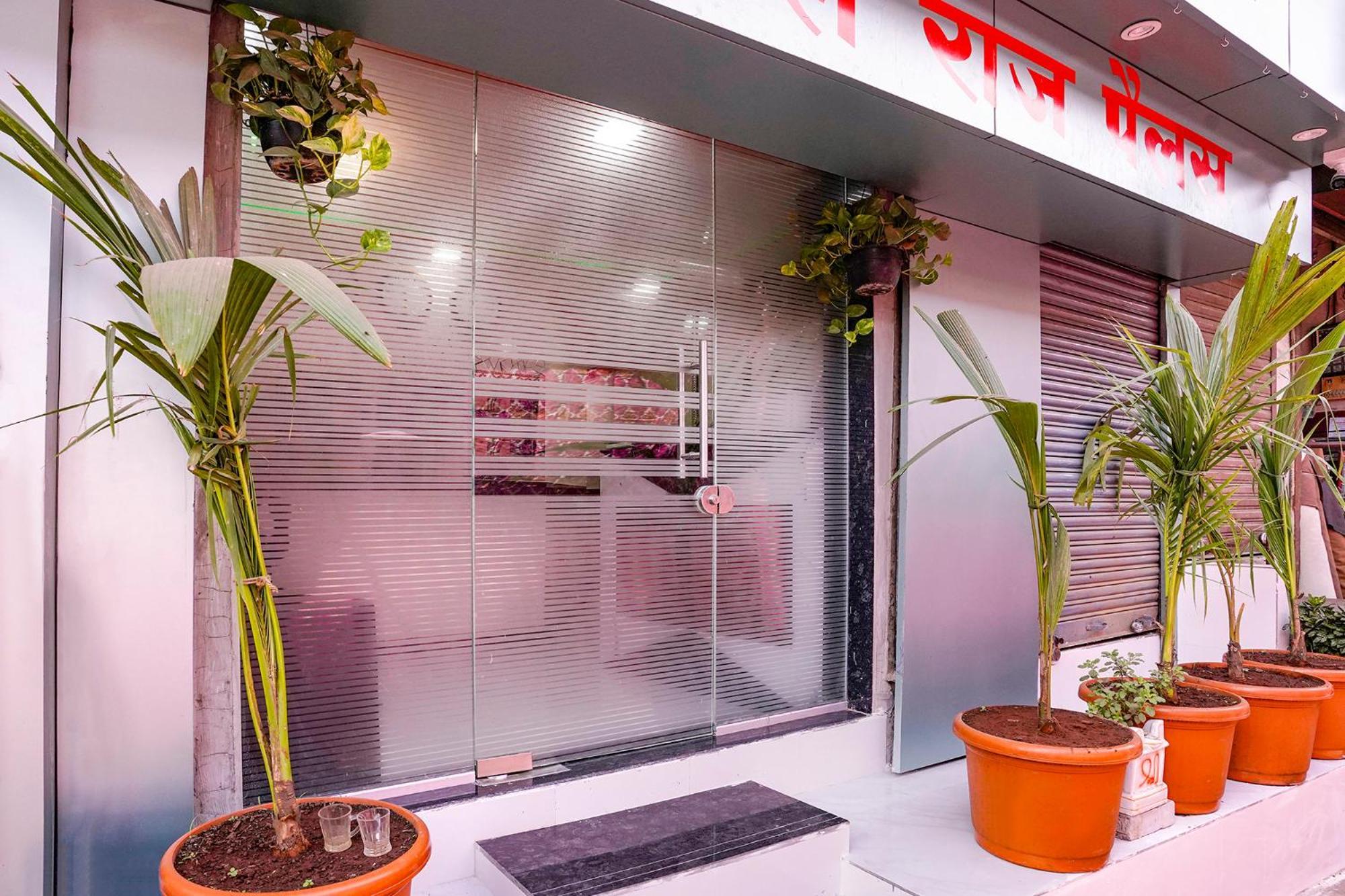 Fabexpress Raj Palace - 1 Km To Sakinaka Metro Mumbai
