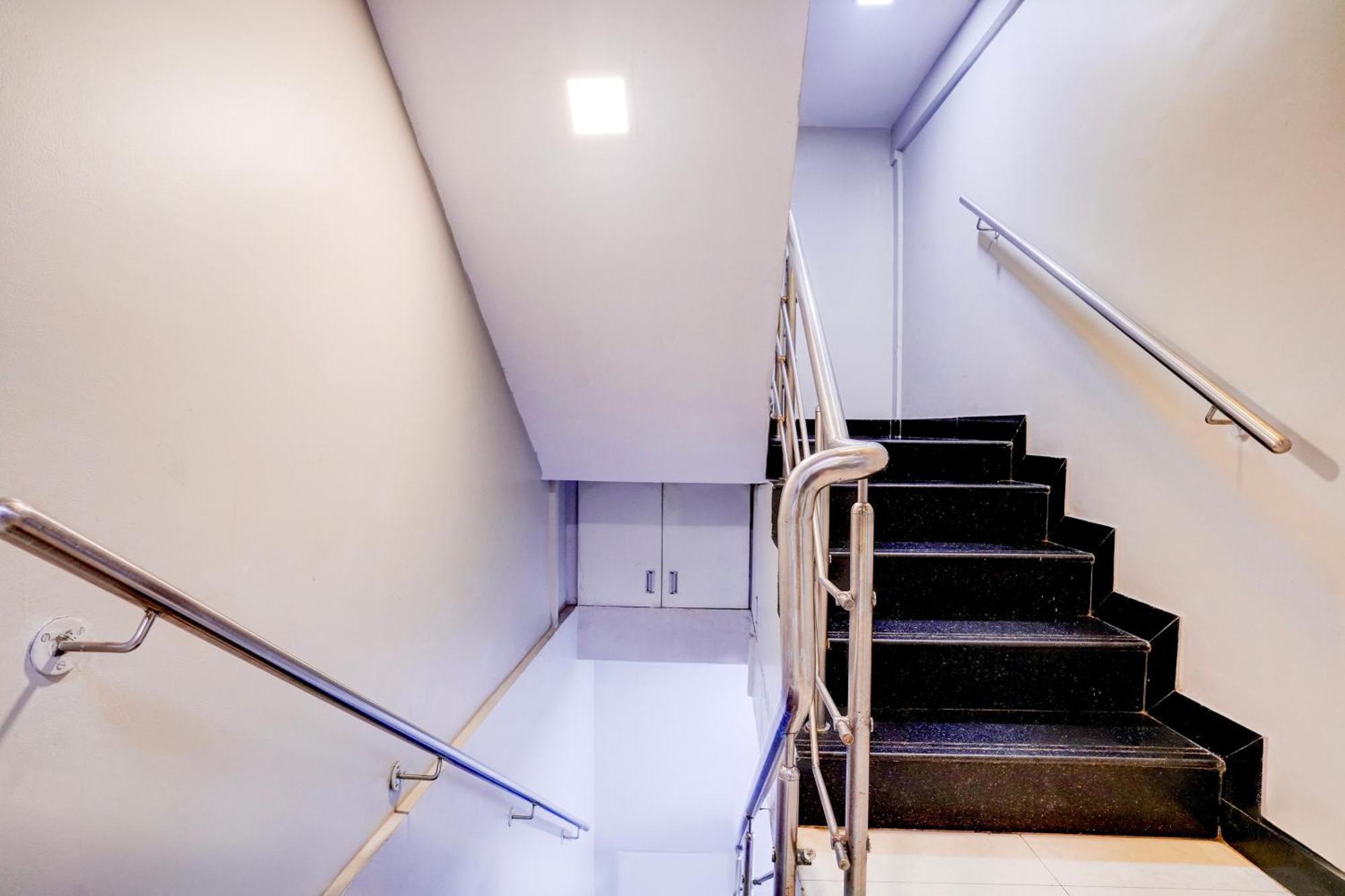 Super Collection O Asalpha Near International Airport 3* Mumbai