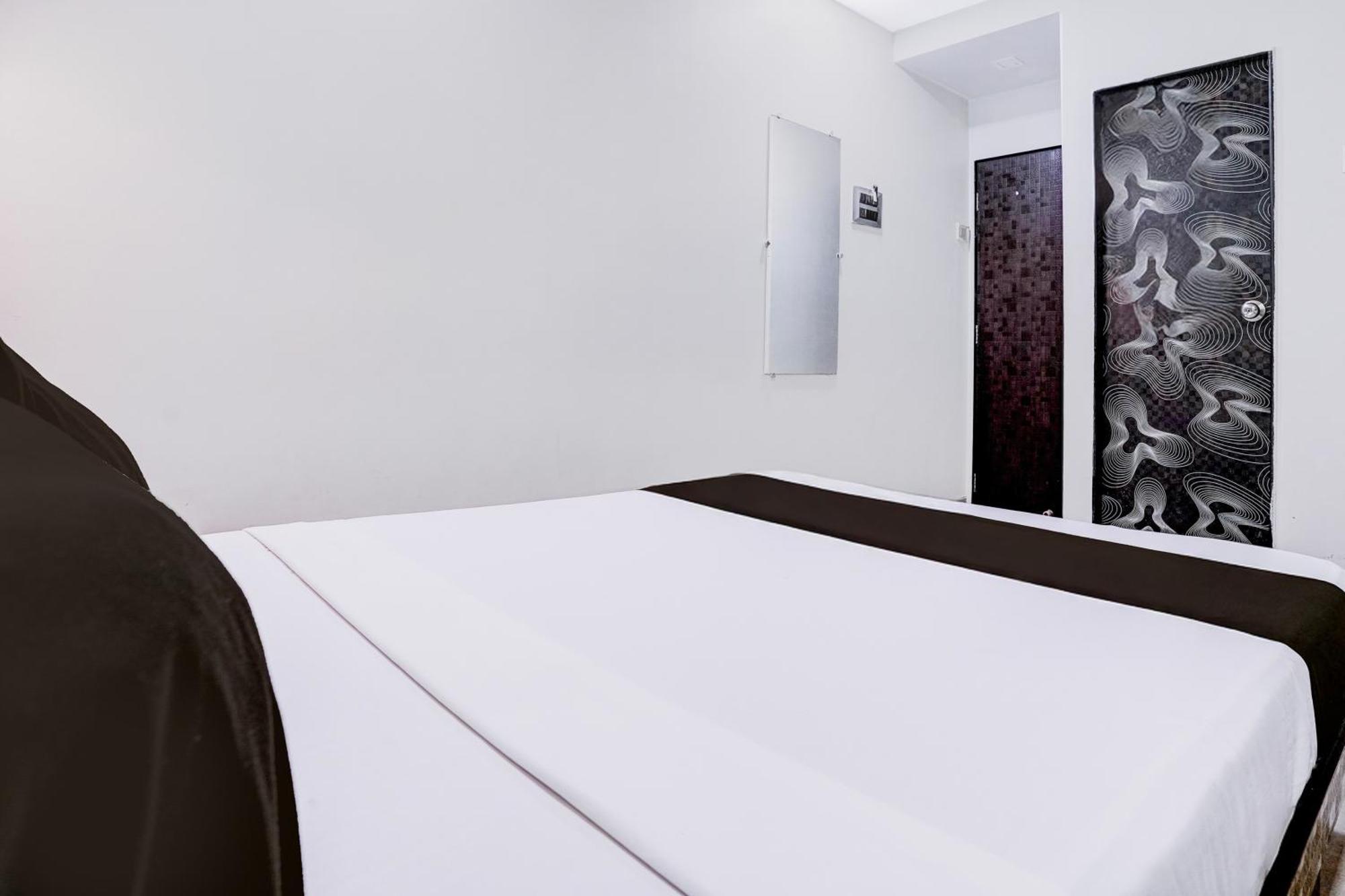 Super Collection O Asalpha Near International Airport Hotel Mumbai