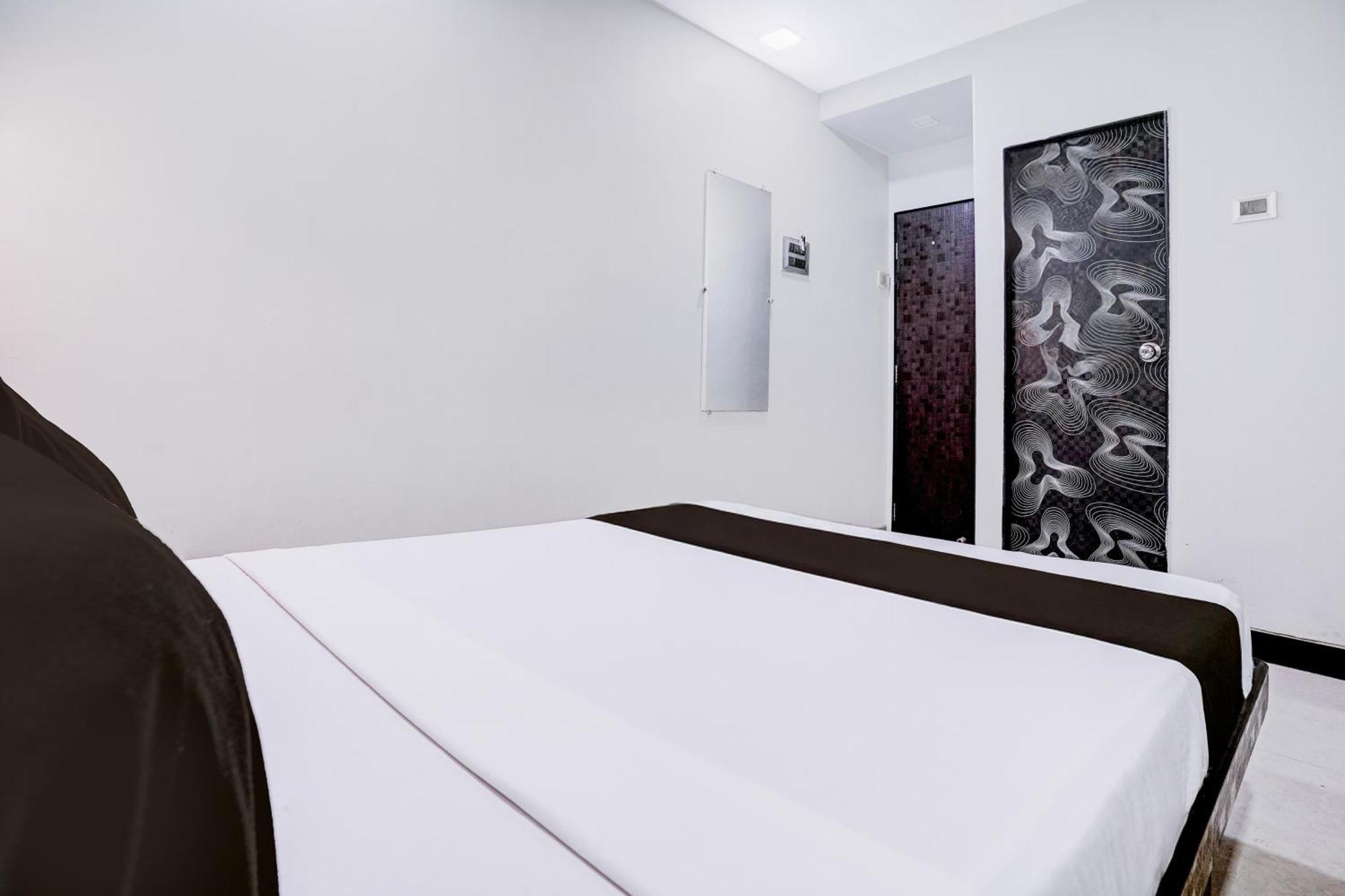 Hotel Super Collection O Asalpha Near International Airport Mumbai