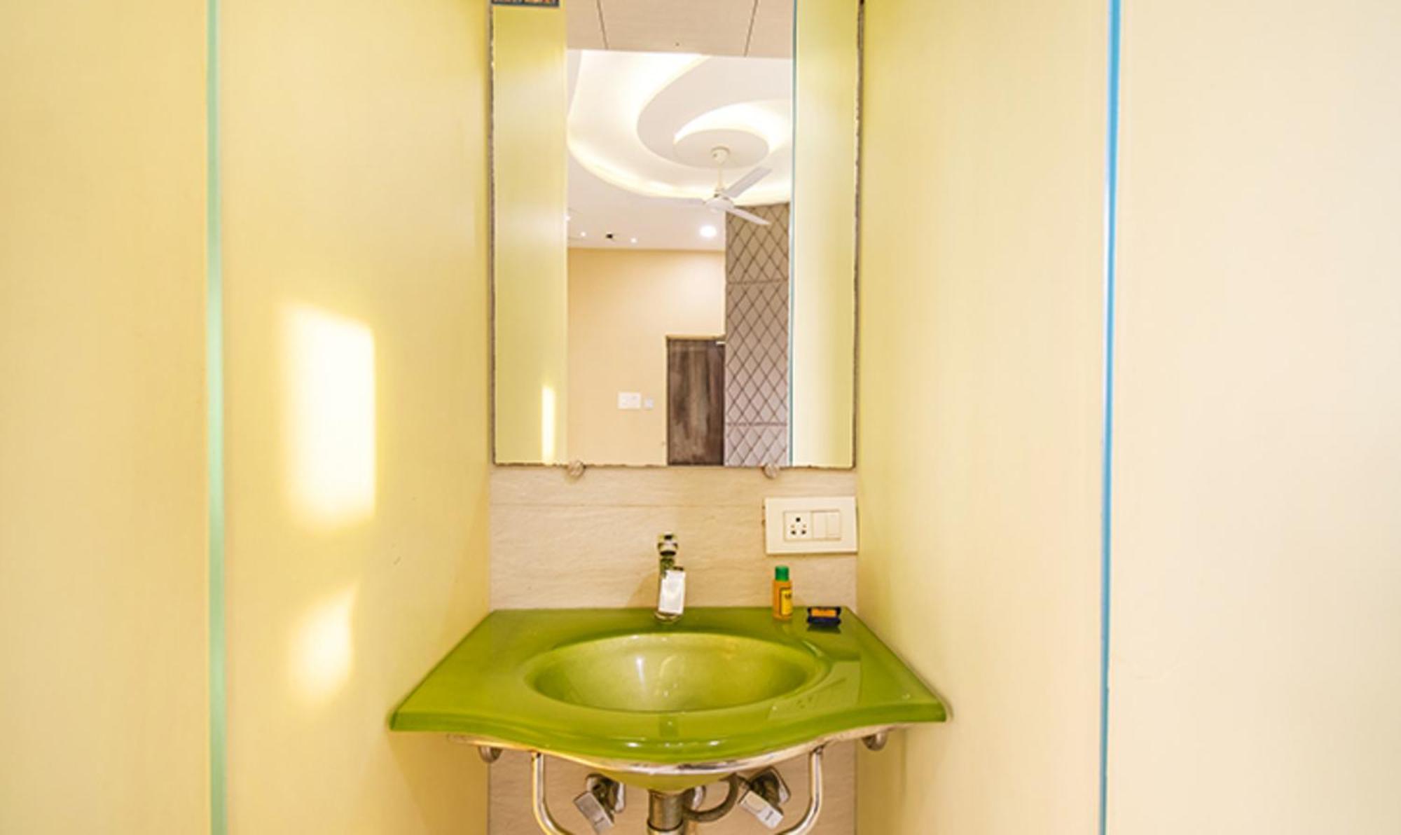 Fabhotel Seven Hills - Nr International Airport Hotel