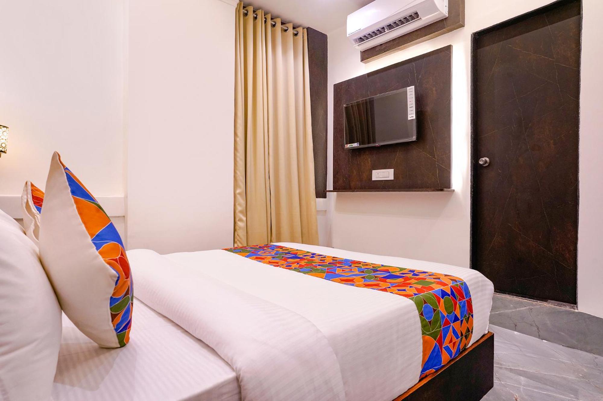 Fabhotel Gateway Hotel 2*