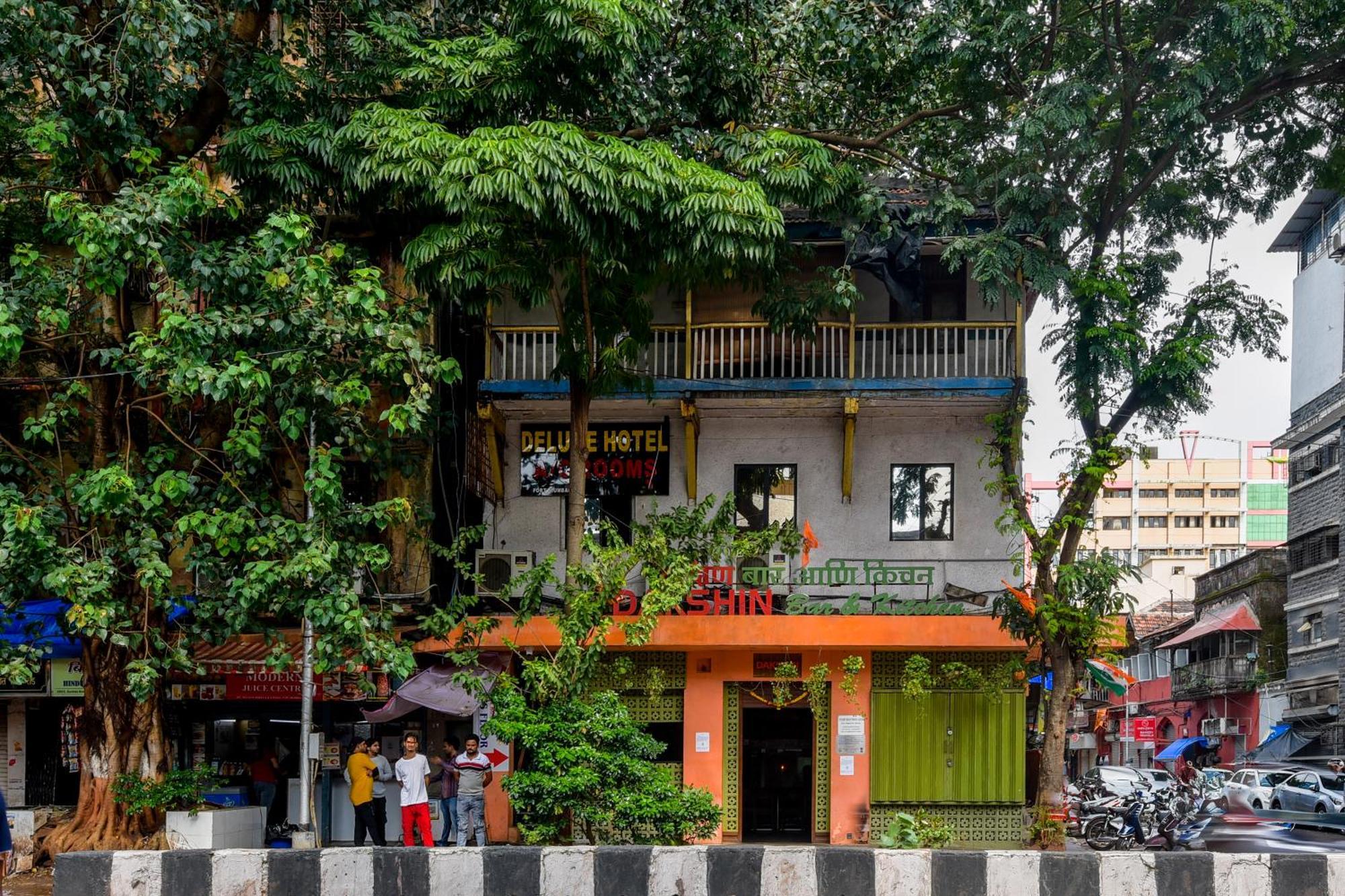 Deluxe Hotel Mumbai