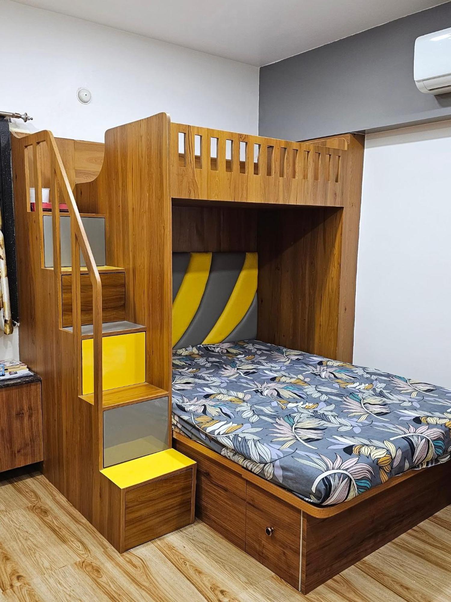 Laxmi Prabha Raheja Apartment