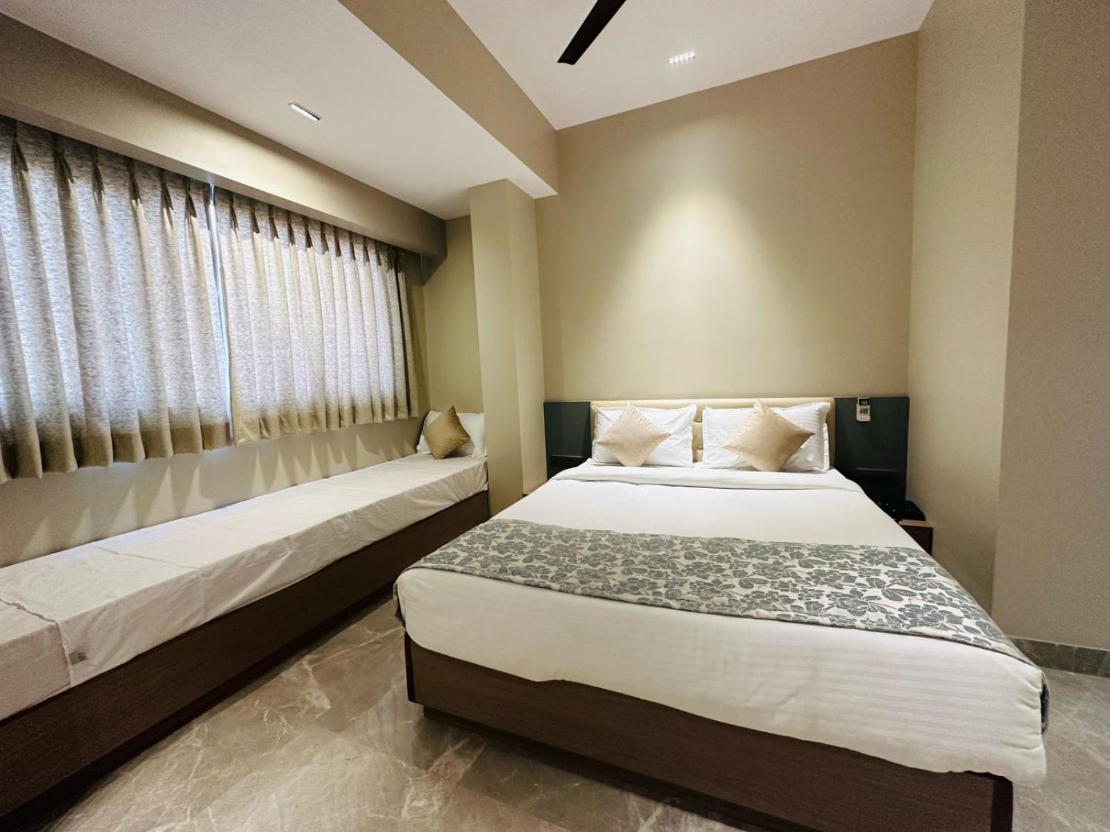 Inn The Falcon - Mumbai