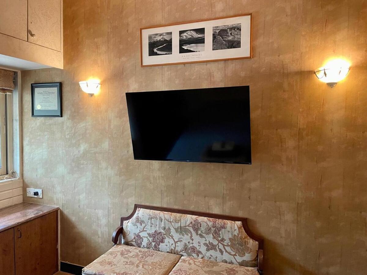 Cosy Artistic In Andheri Apartamento Bombaim