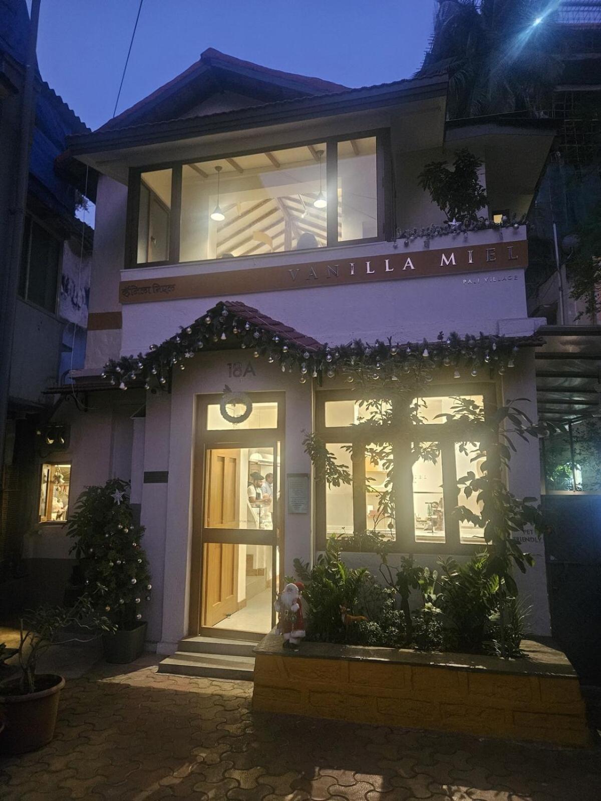 The Pali Nest A Peaceful Retreat In Pali, Bandra * Mumbai