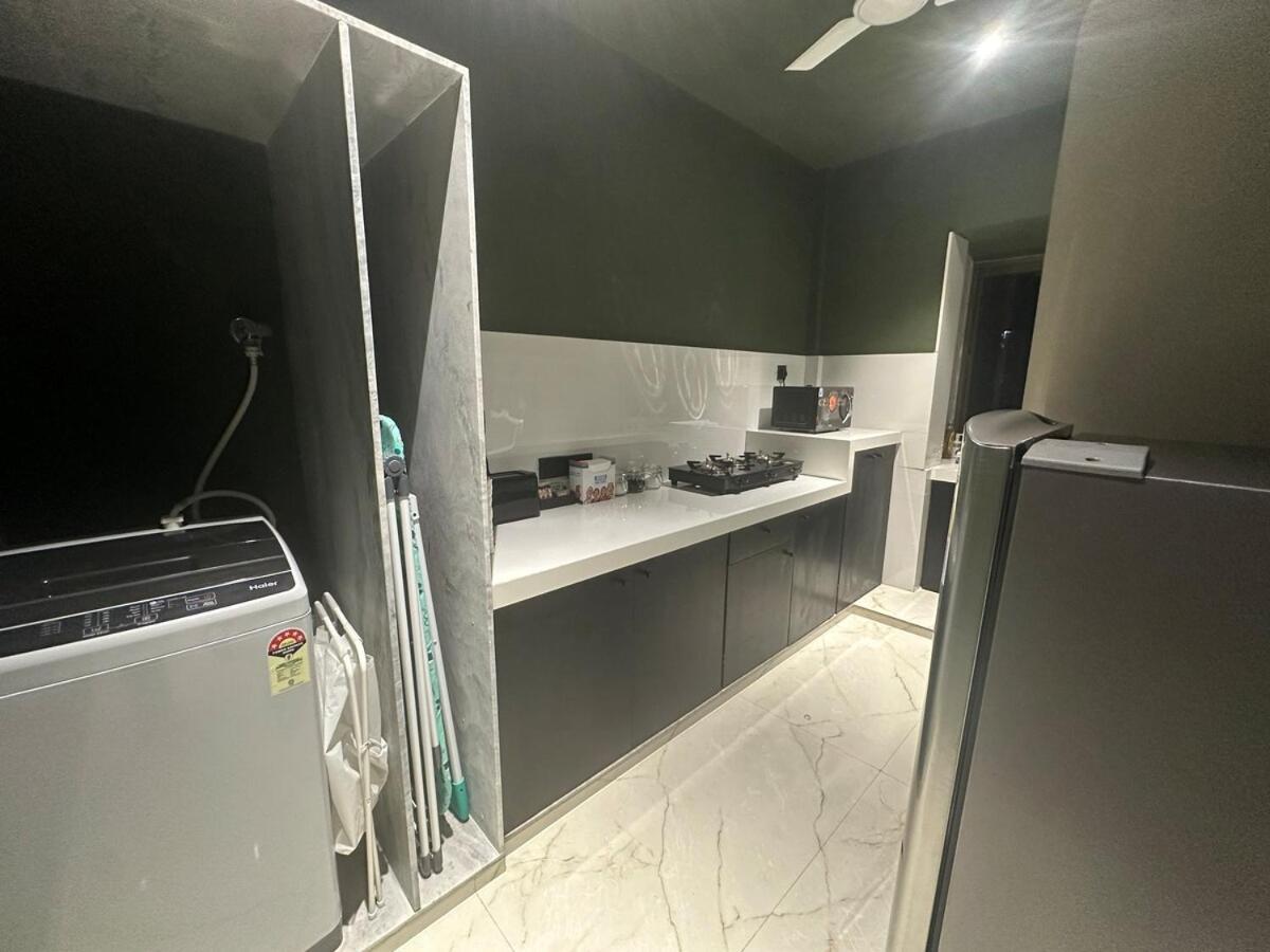 Plush Bandra West - Luxury 2bhk & Study * Mumbai