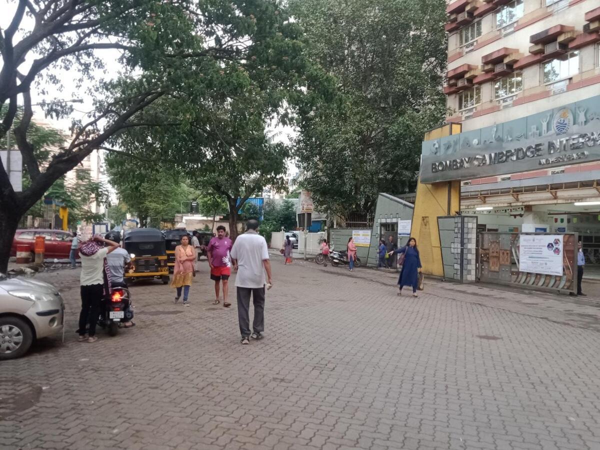 Apartment 1bhk - Royale And Close By Airport