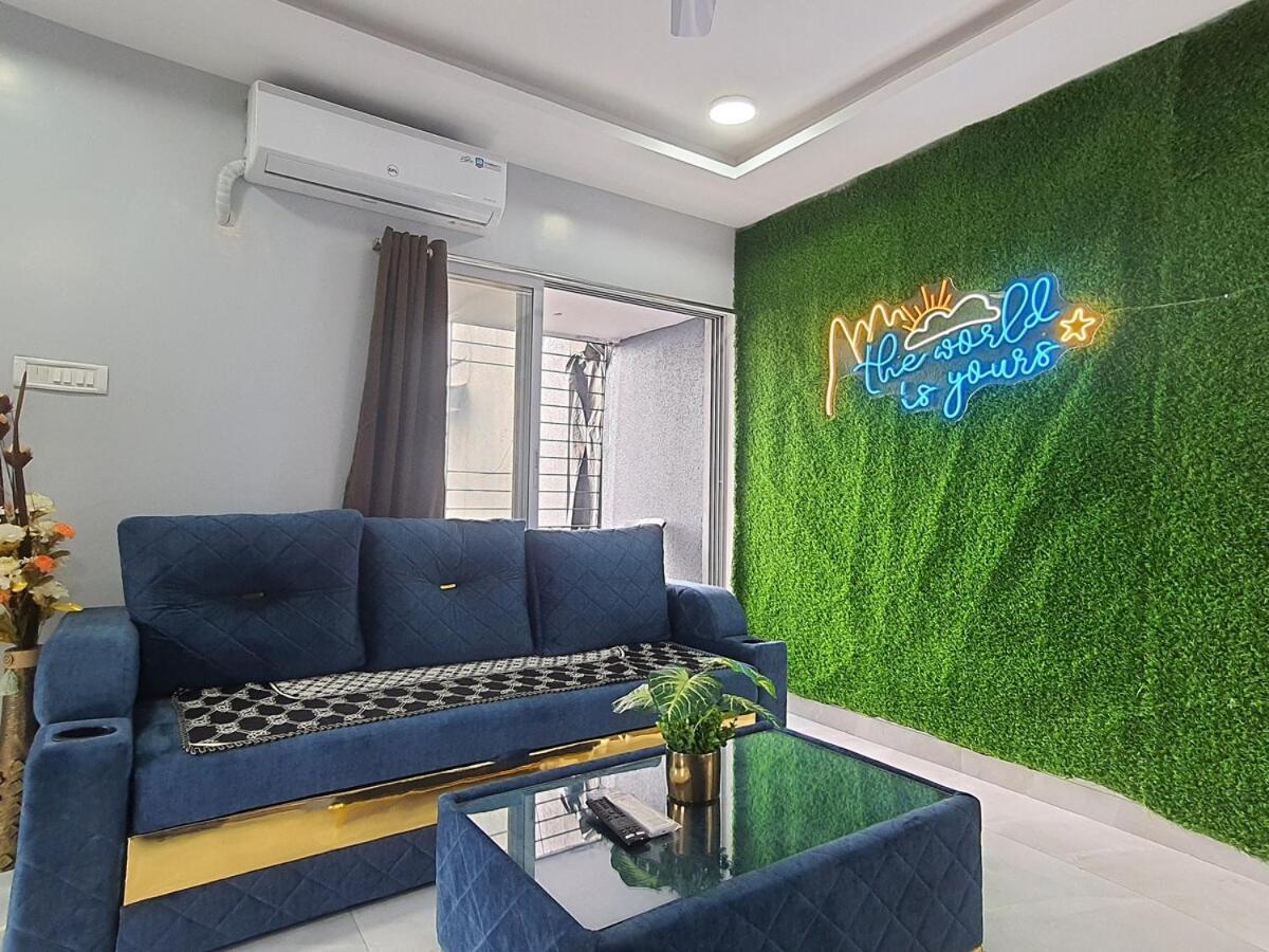 Apartment 1bhk - Royale And Close By Airport