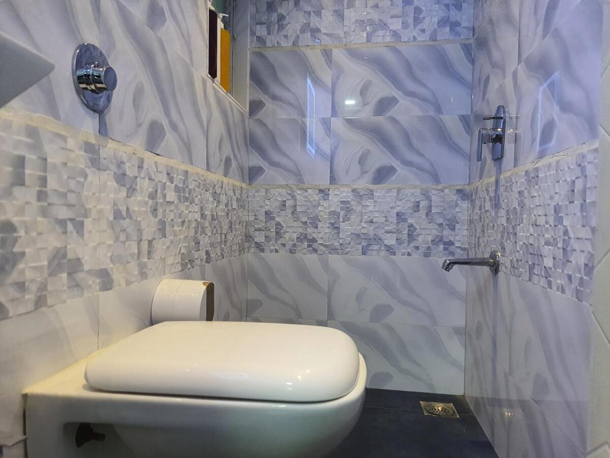 Apartment 1bhk - Royale And Close By Airport