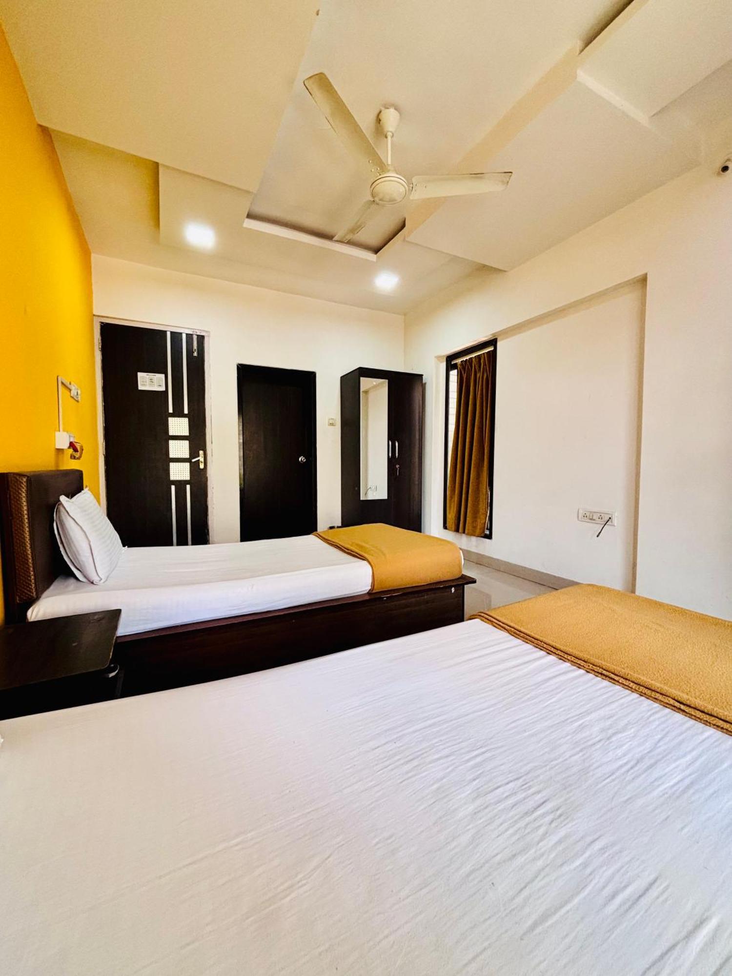 Rio House Service Malad Apartment