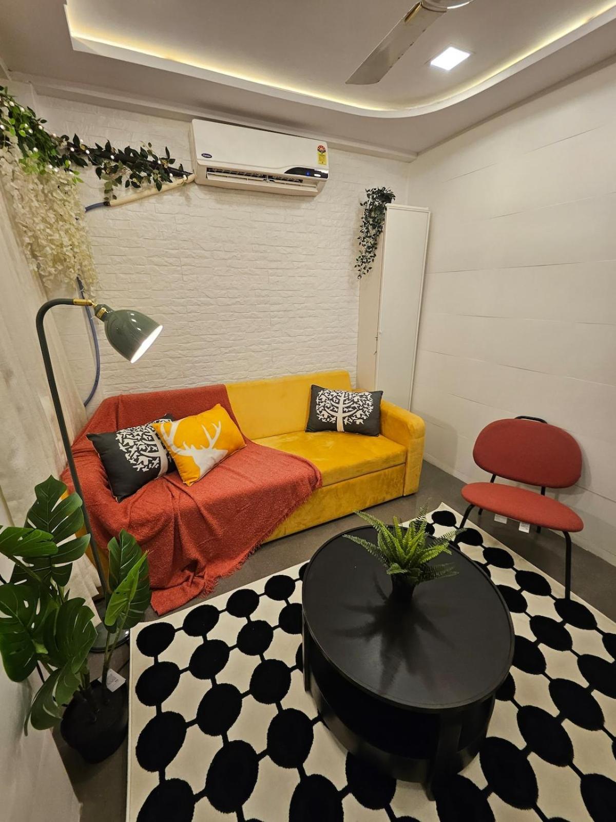 The Palihideaway- Hidden Gem In Pali Mala,bandra *