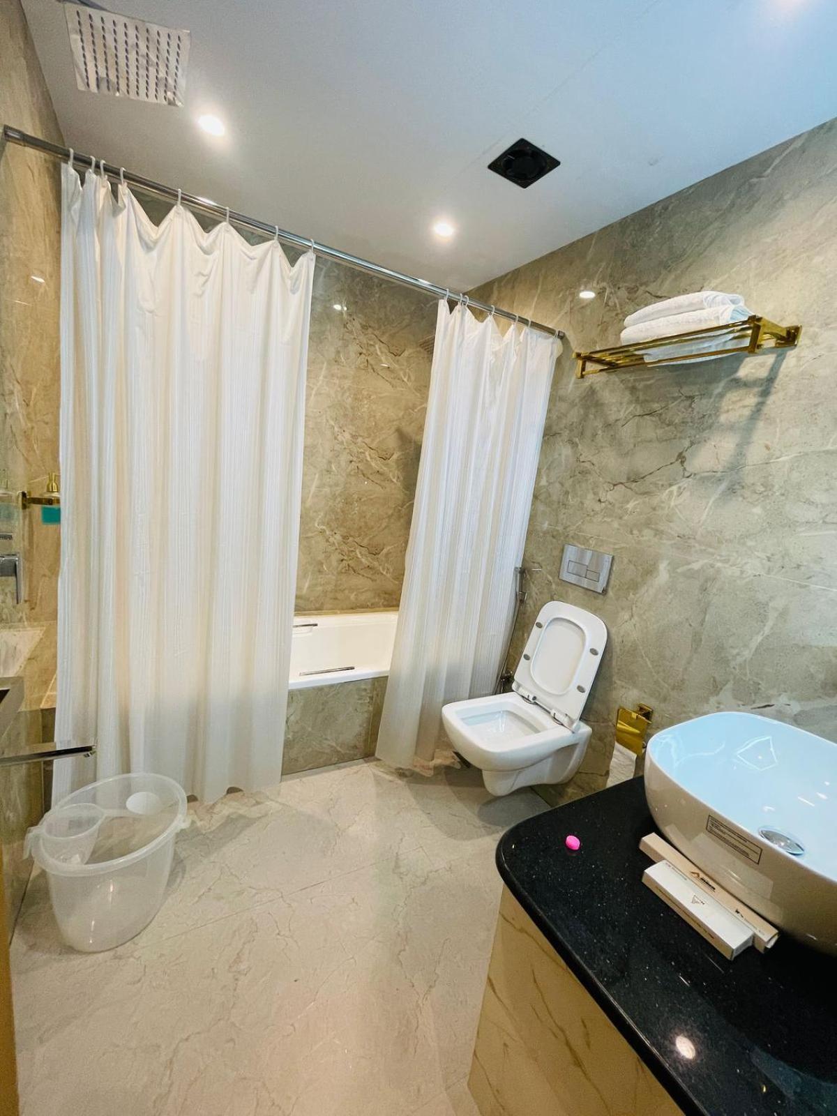 Amber Choice International Airport Hotel Bombaim