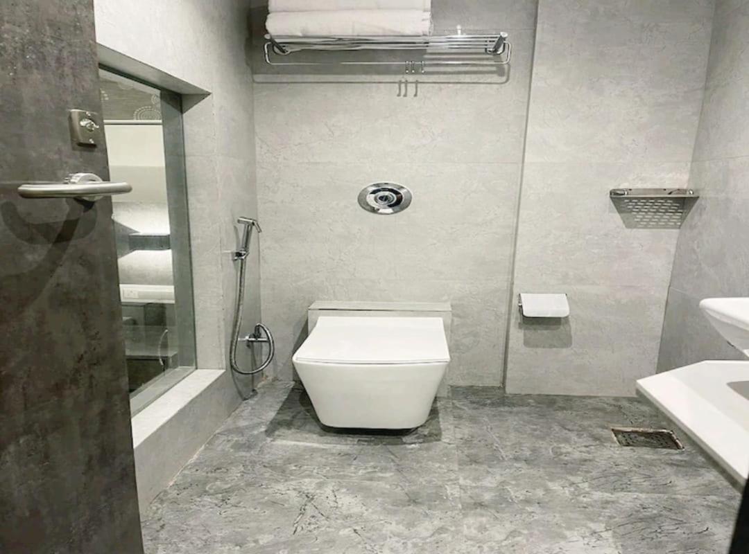 Black Burn Hotel 3*