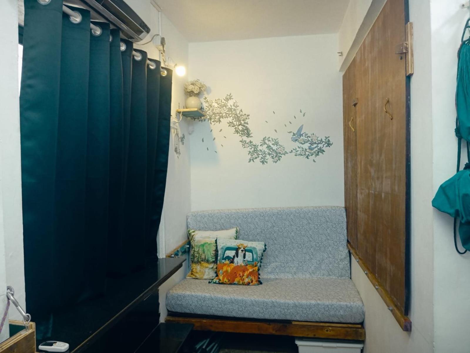 Apartment Cozy Tiny Camper Styled Mumbai