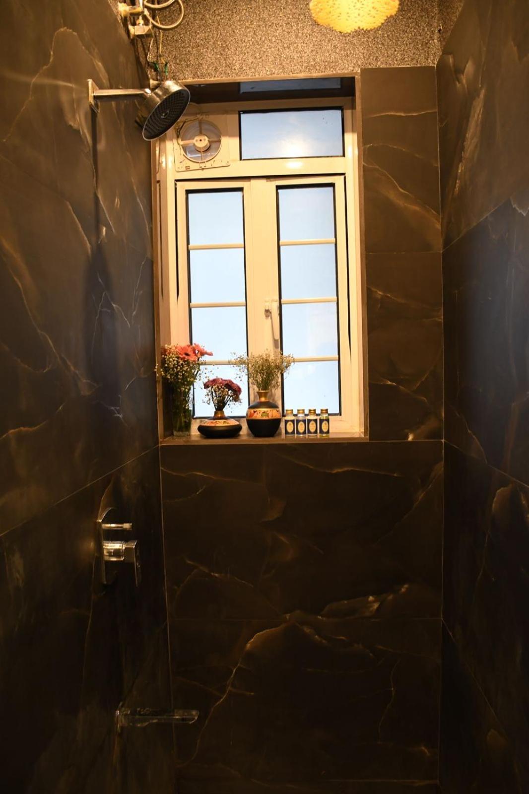 Swank At 11 1bhk With Balcony, Khar West * Mumbai