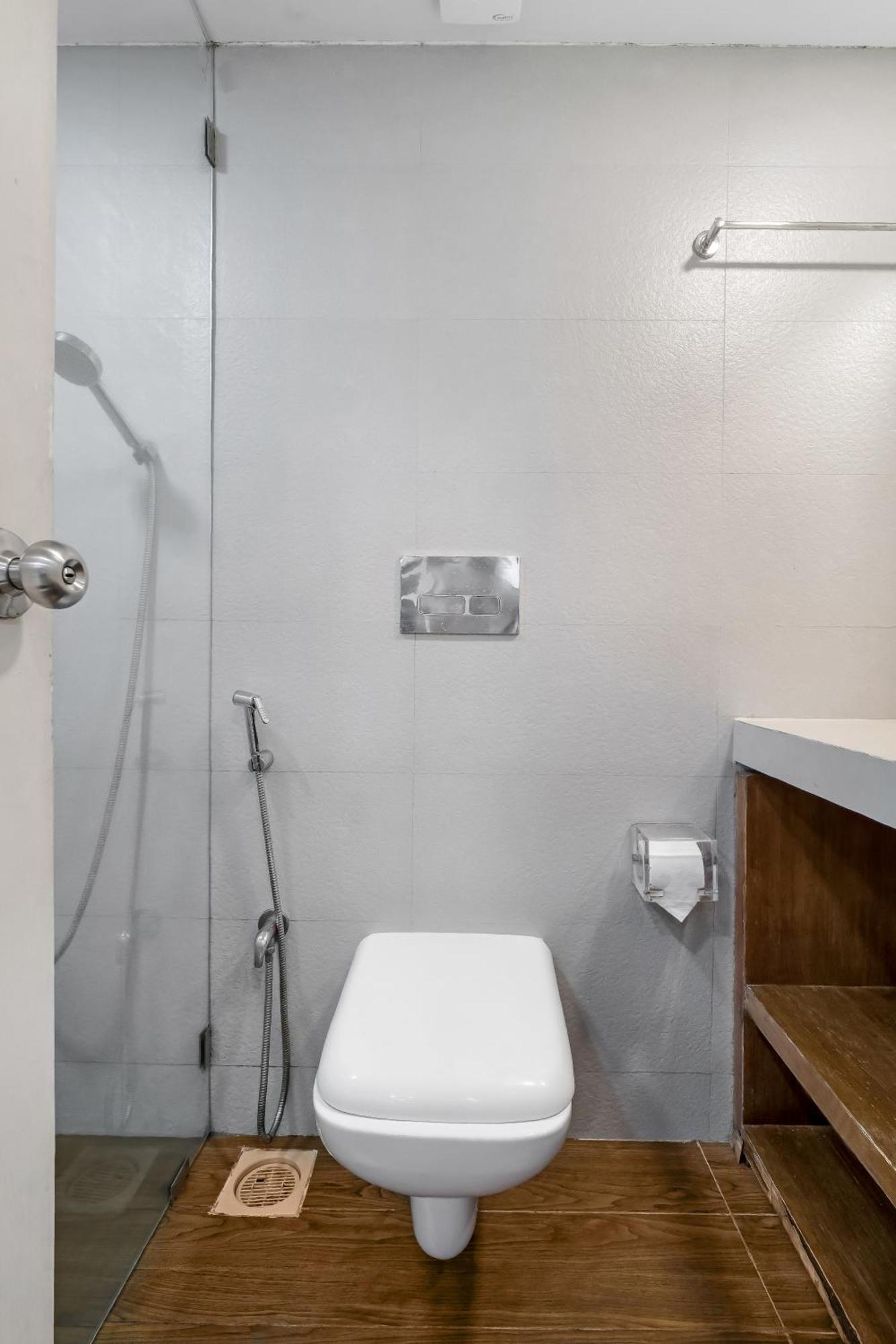 Lucy Khar W The Company - Eco Apartment