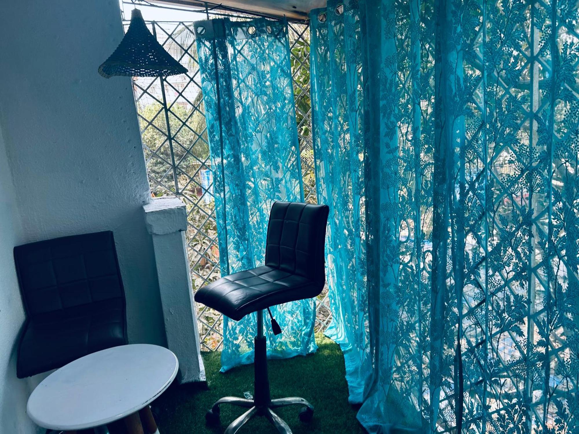 Apartamento With A Balcony Near The Sea Bombaim