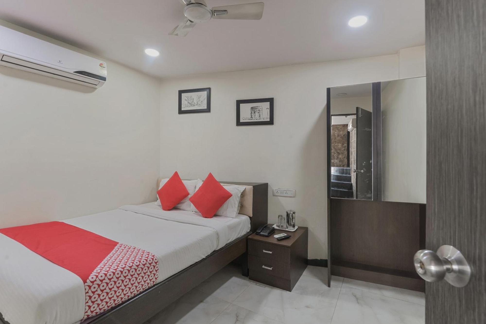Hotel O Ak Palace Near Chhatrapati Shivaji International Airport Bombaim