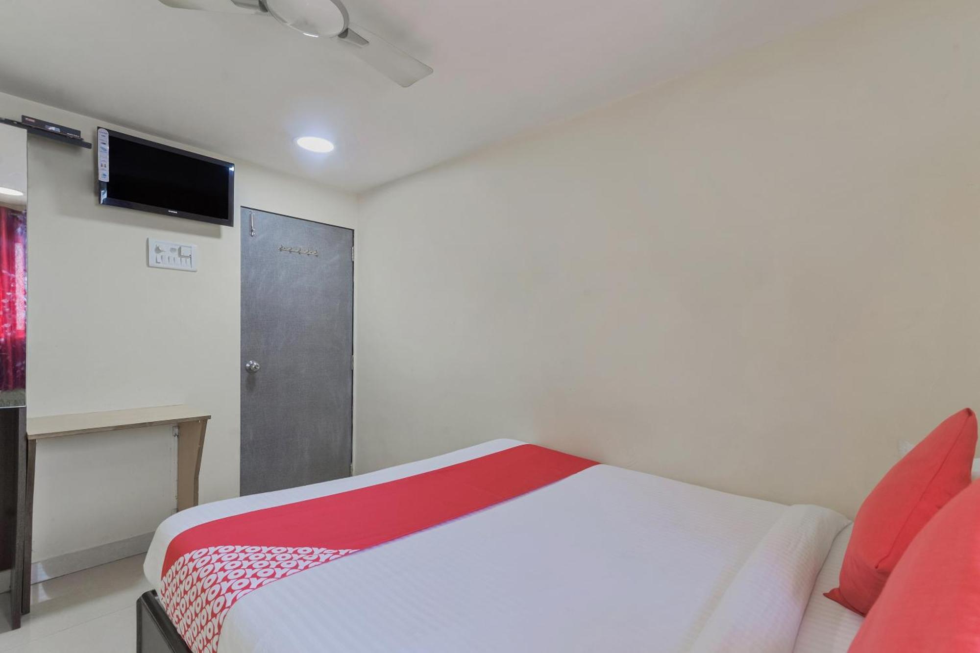 O Ak Palace Near Chhatrapati Shivaji International Airport Bombaim