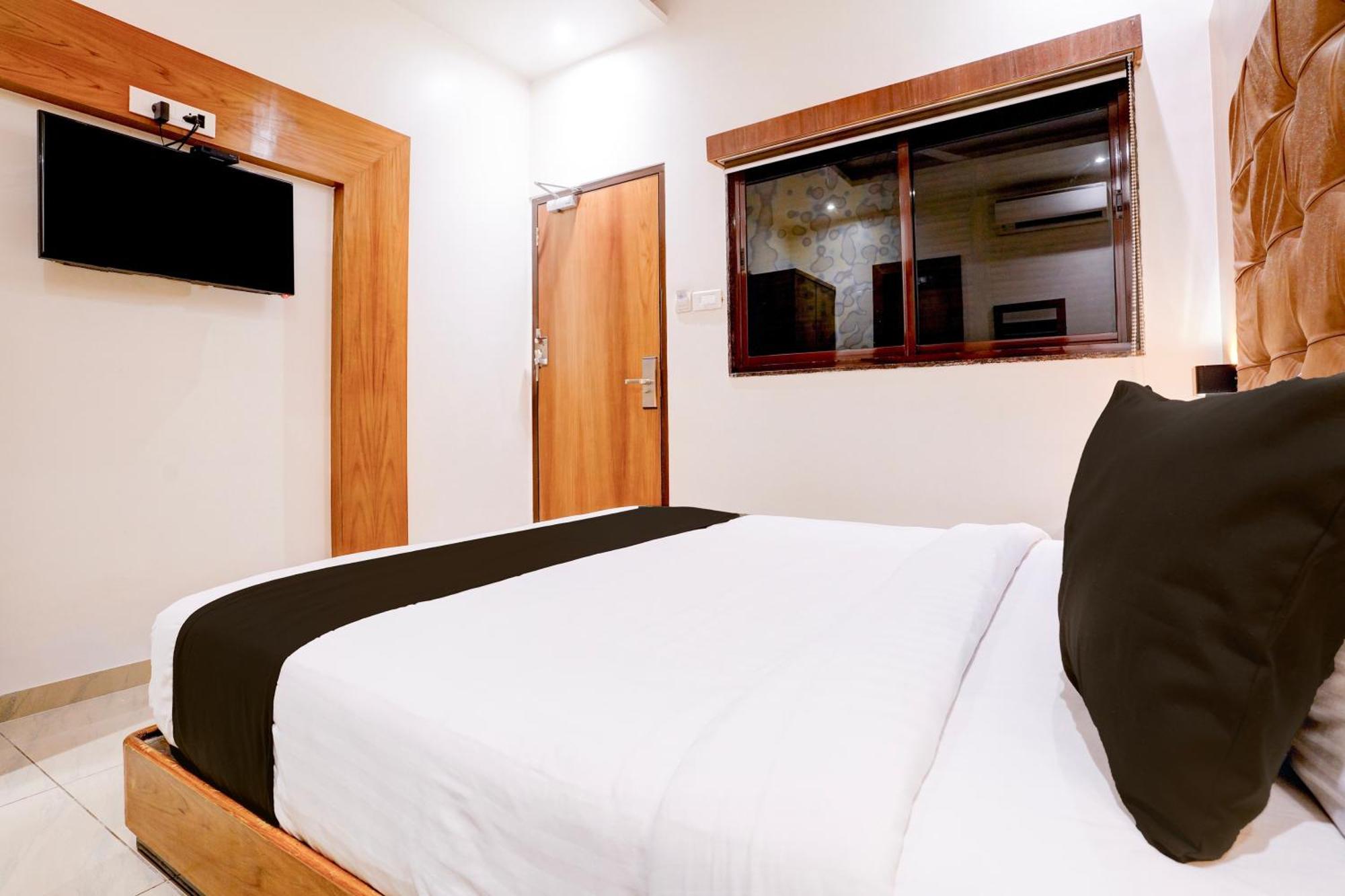 Super Townhouse Oak Times Square Le Western Hotel