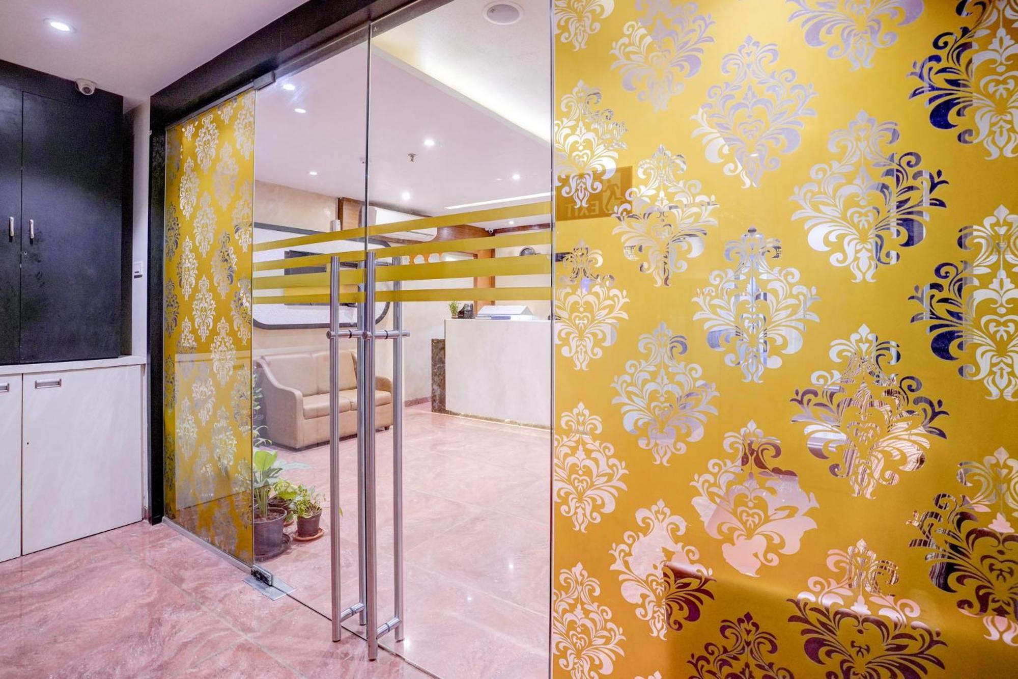 Super Townhouse Oak Times Square Le Western Hotel Mumbai
