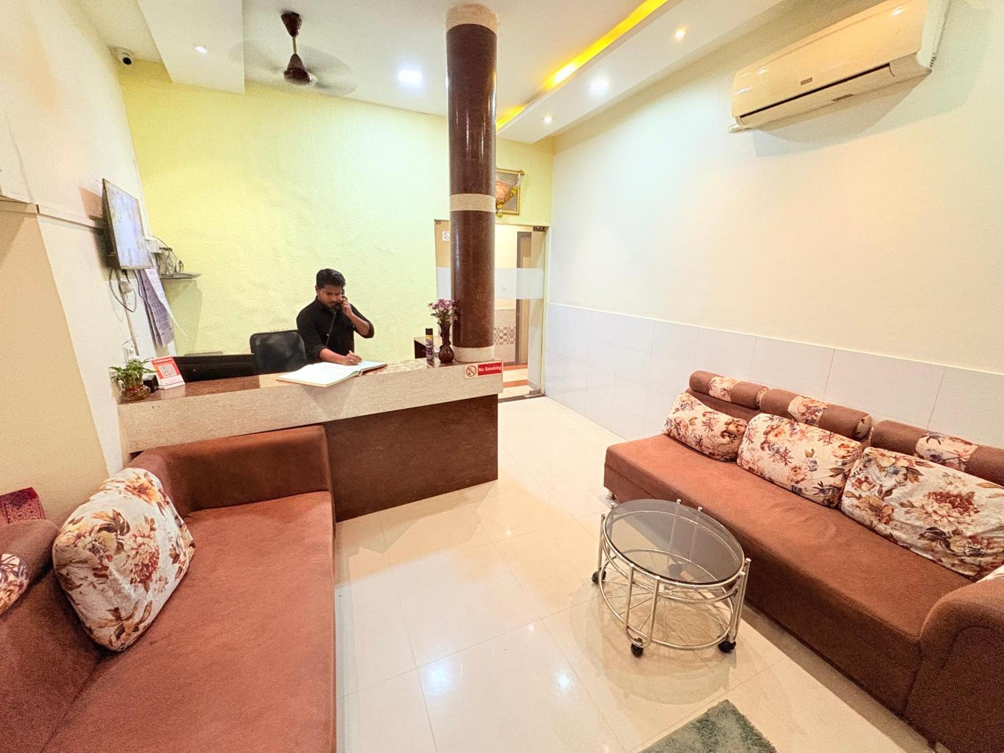 Kailash Park- Near International Airport Hotel