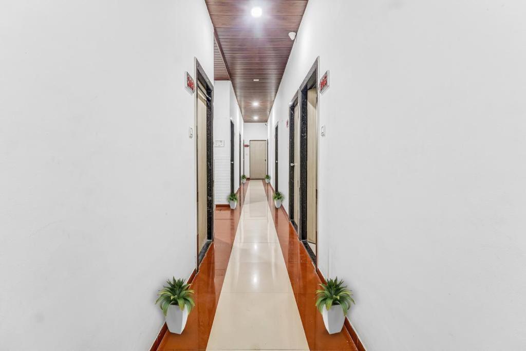 Hotel Kailash Park- Near International Airport