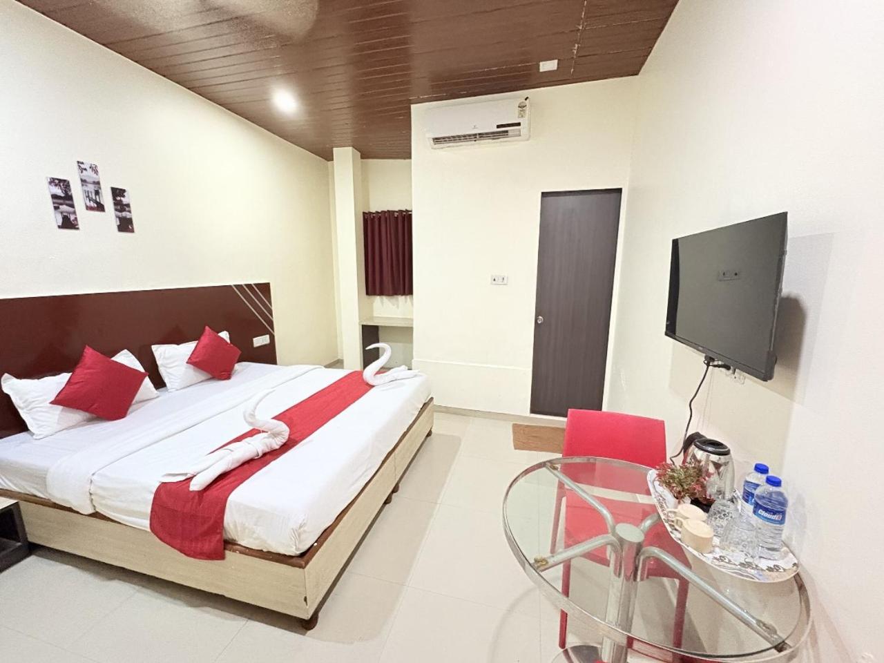 Kailash Park- Near International Airport Hotel Mumbai