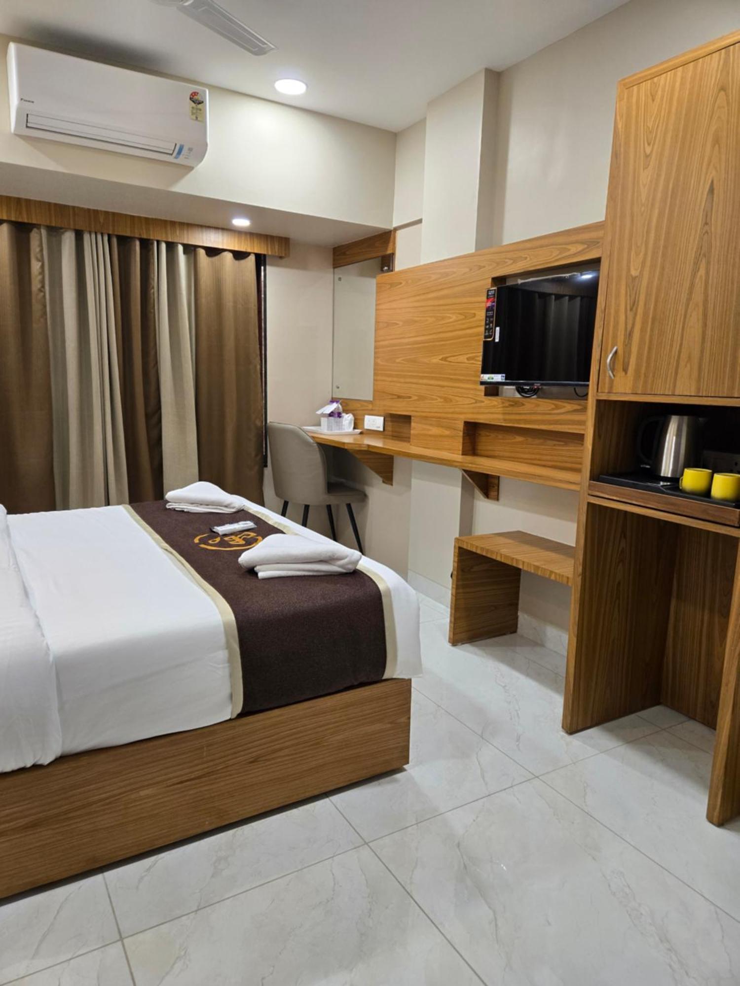Hotel Galaxy Bkc 3*