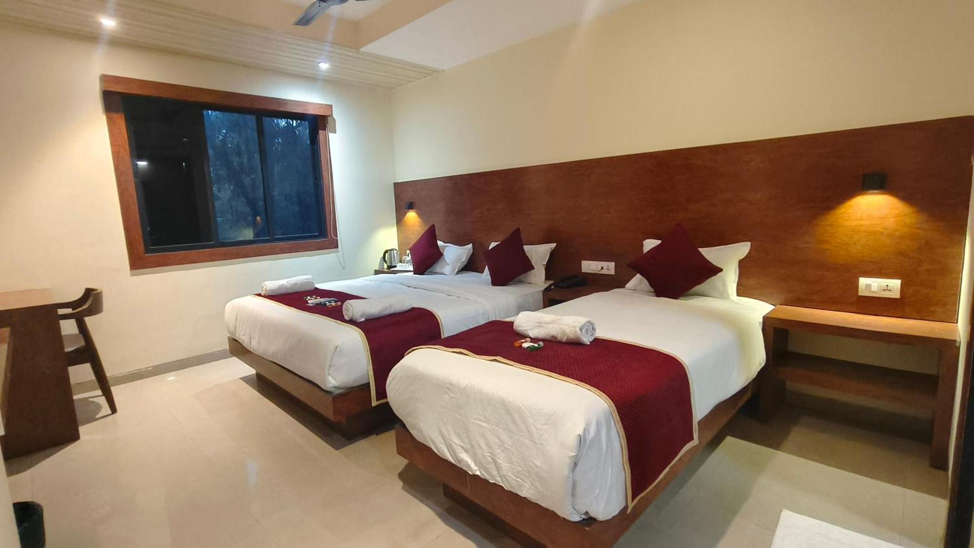 Ashraya International Hotel 3*