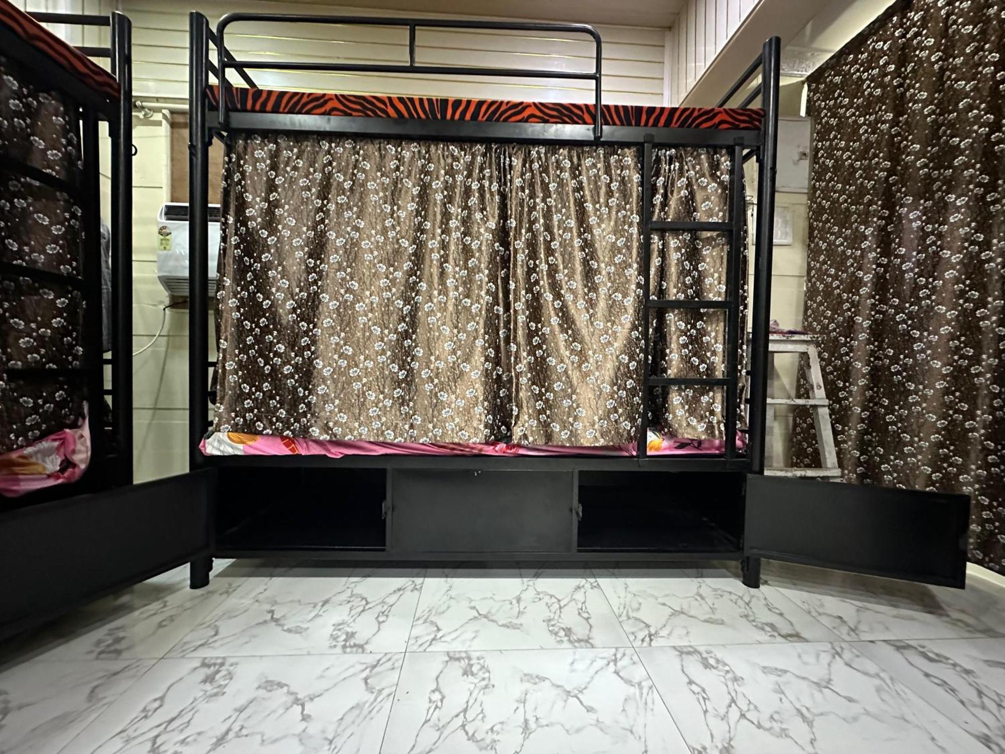 Hostel Balaji Andheri West