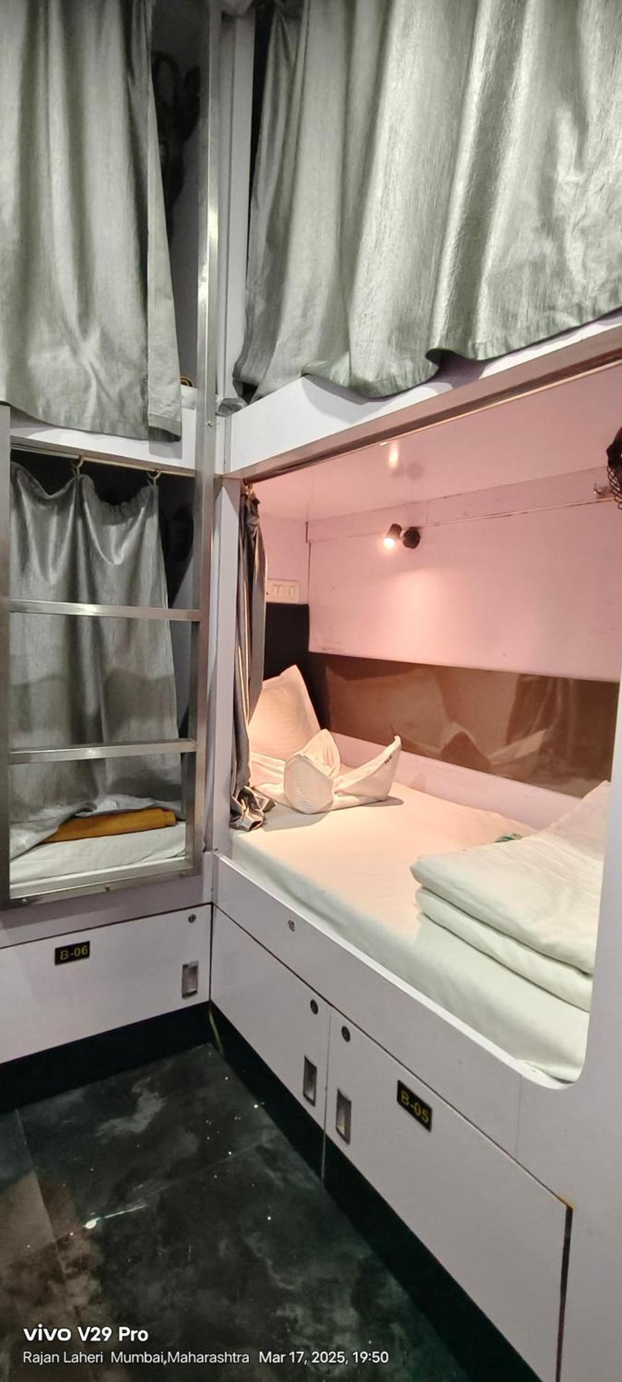 Hostel New Address -1 Min-seepz Metro Station Mumbai