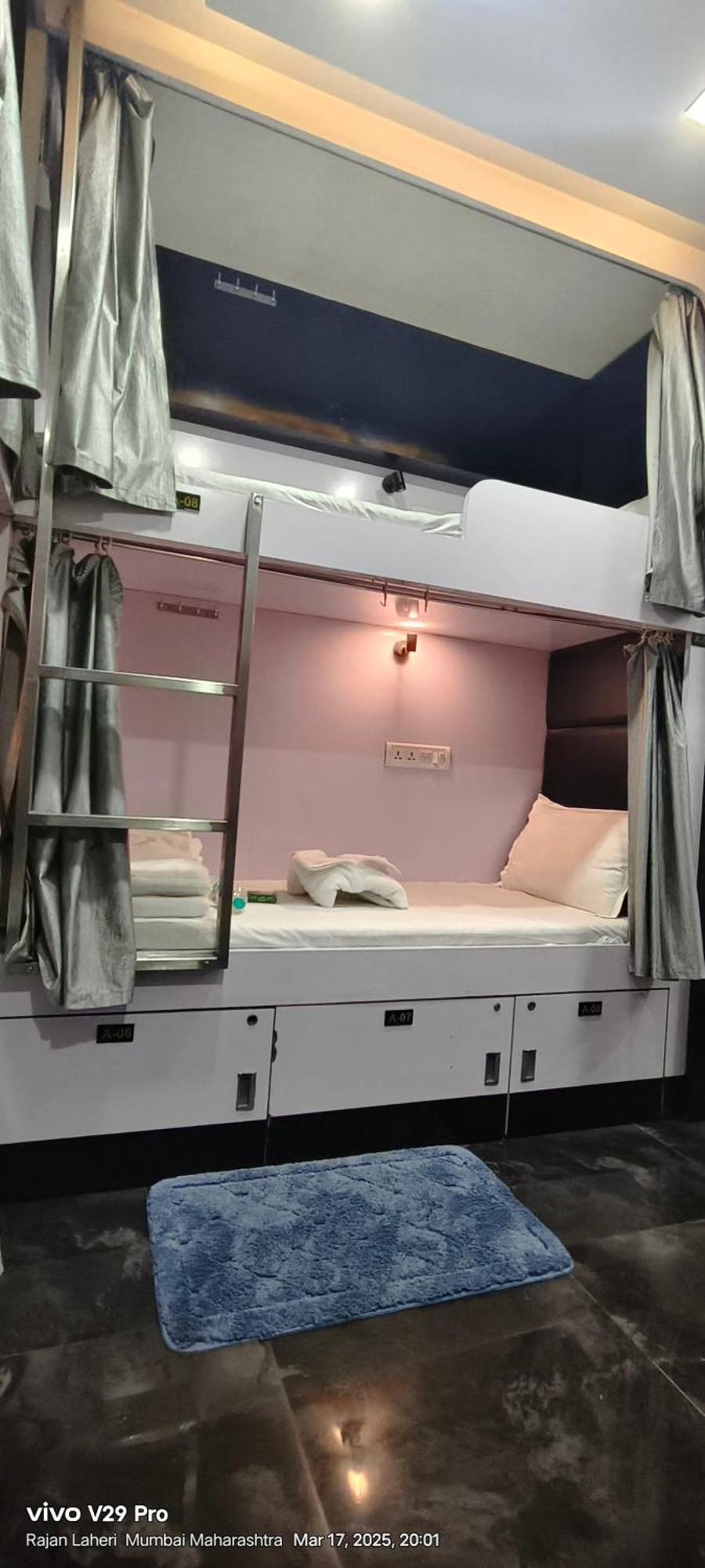 Hostel New Address -1 Min-seepz Metro Station *