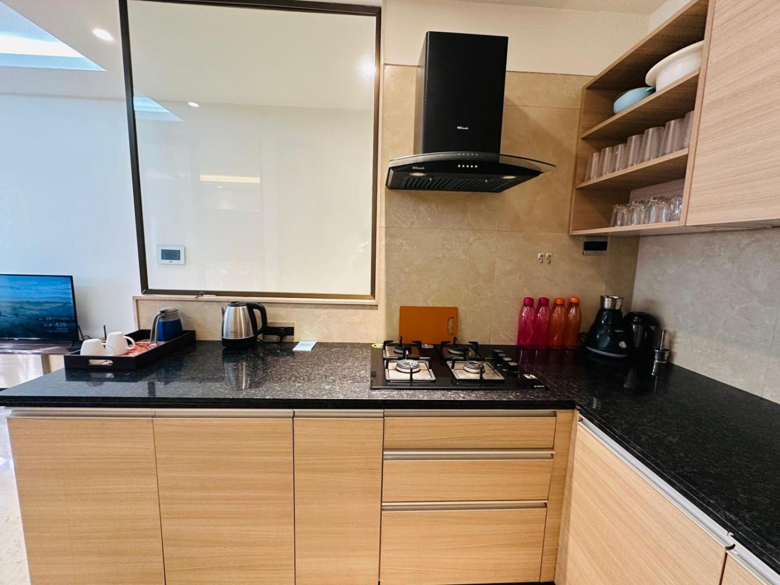 1br Service In Bkc Apartment *