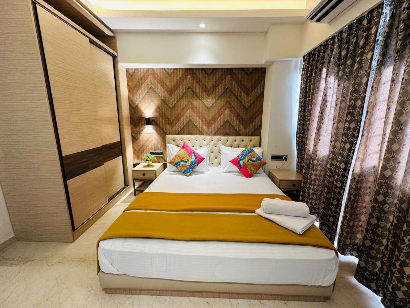 Apartment 1br Service In Bkc *
