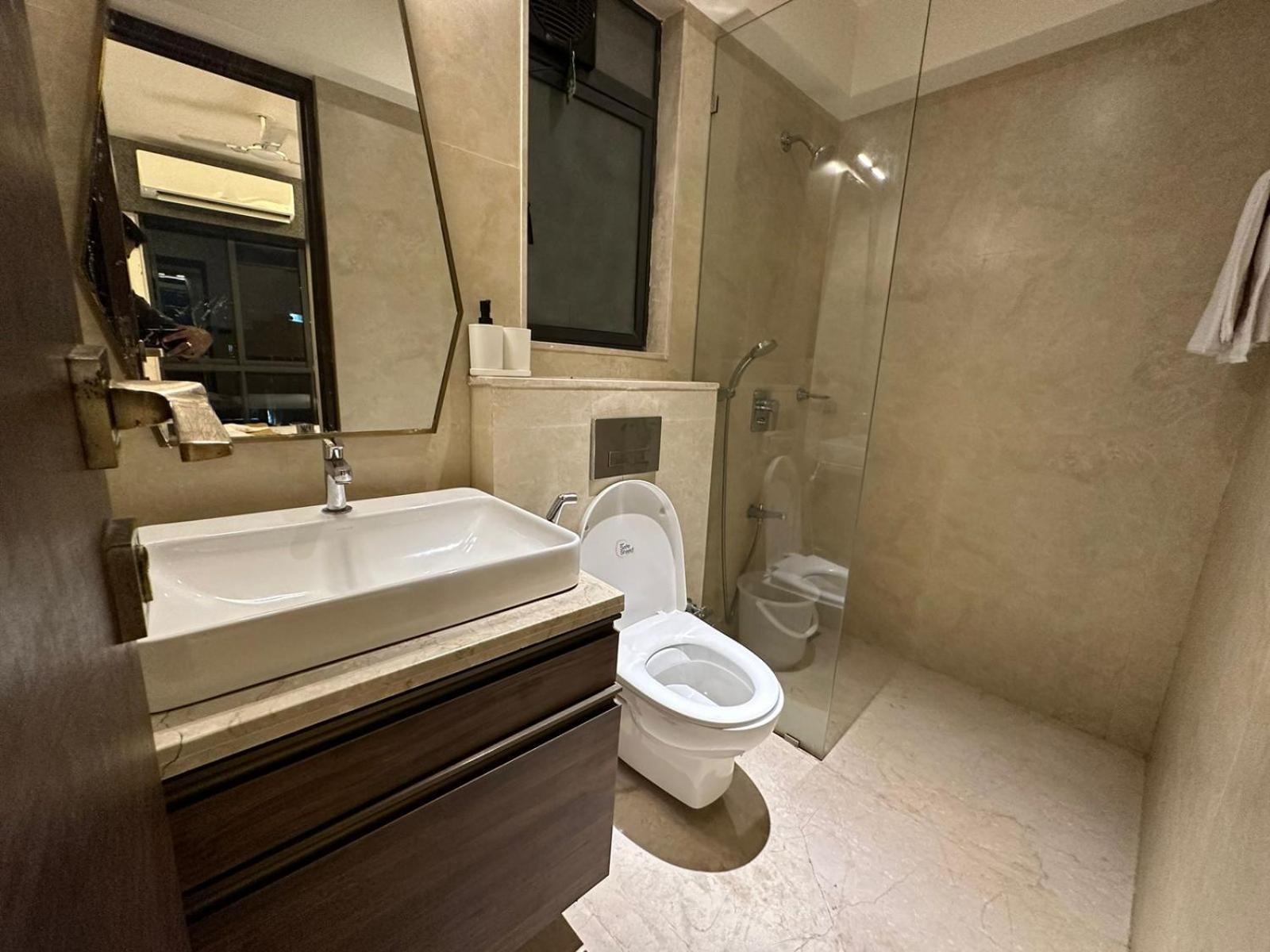1br Service In Bkc Apartment Mumbai