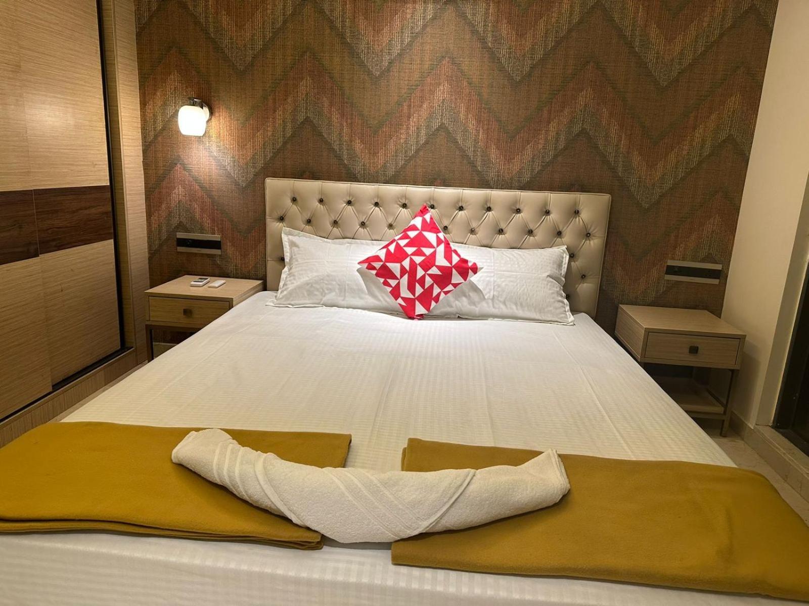 Apartment 1br Service In Bkc