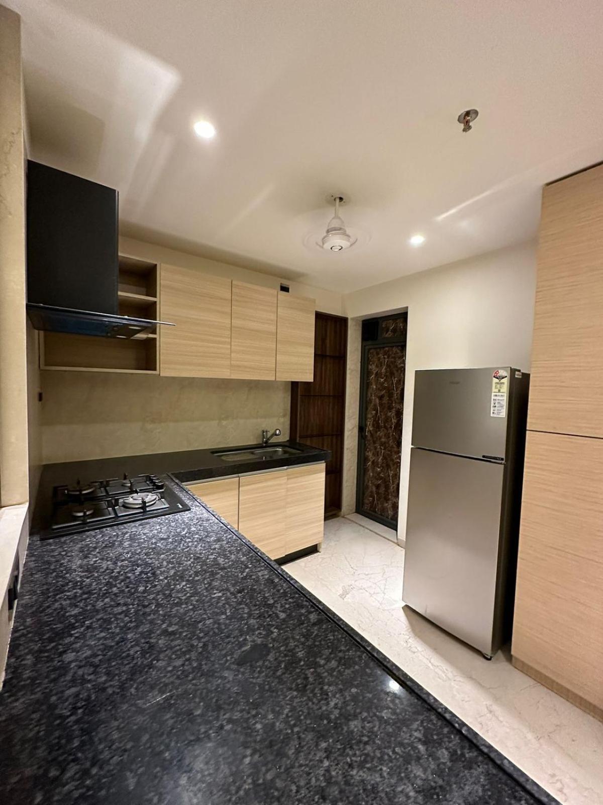 1br Service In Bkc Apartment *