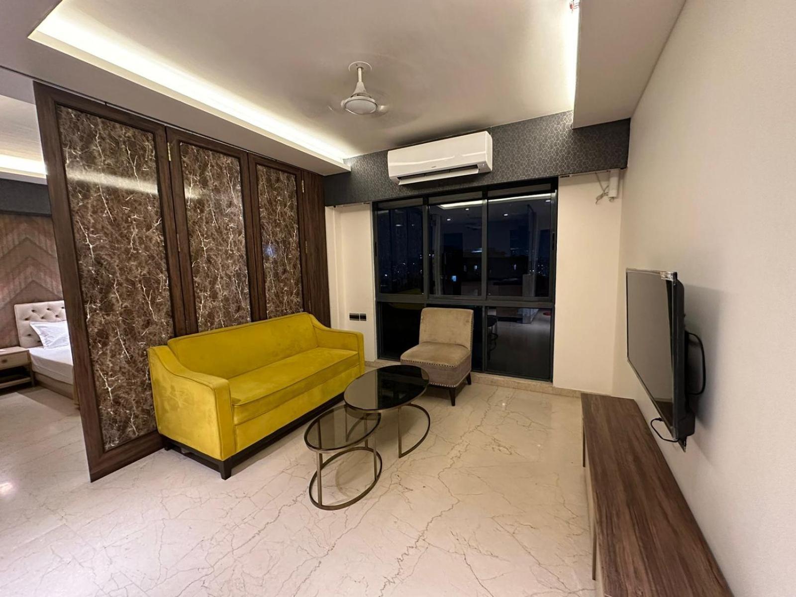 1br Service In Bkc * Bombaim