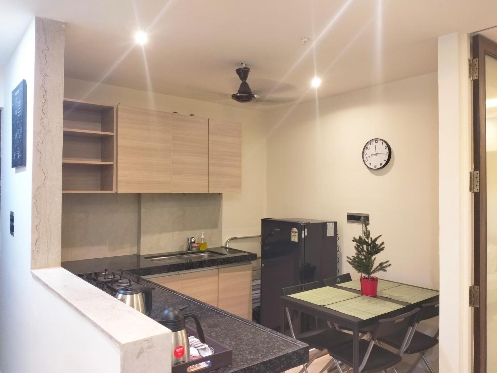 Apartment 1br Service In Bkc Mumbai