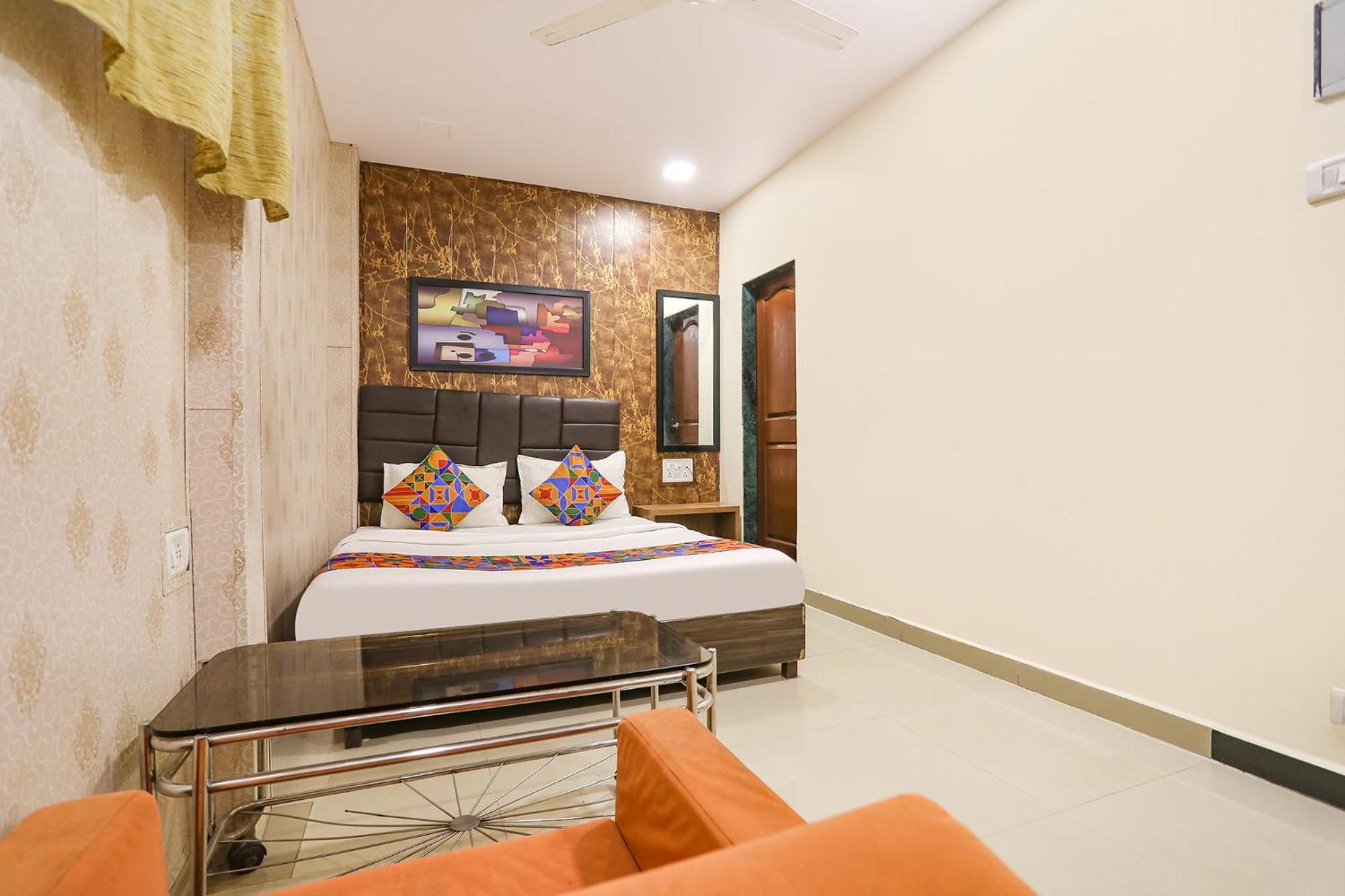 Hotel Fabexpress Aksa 2*