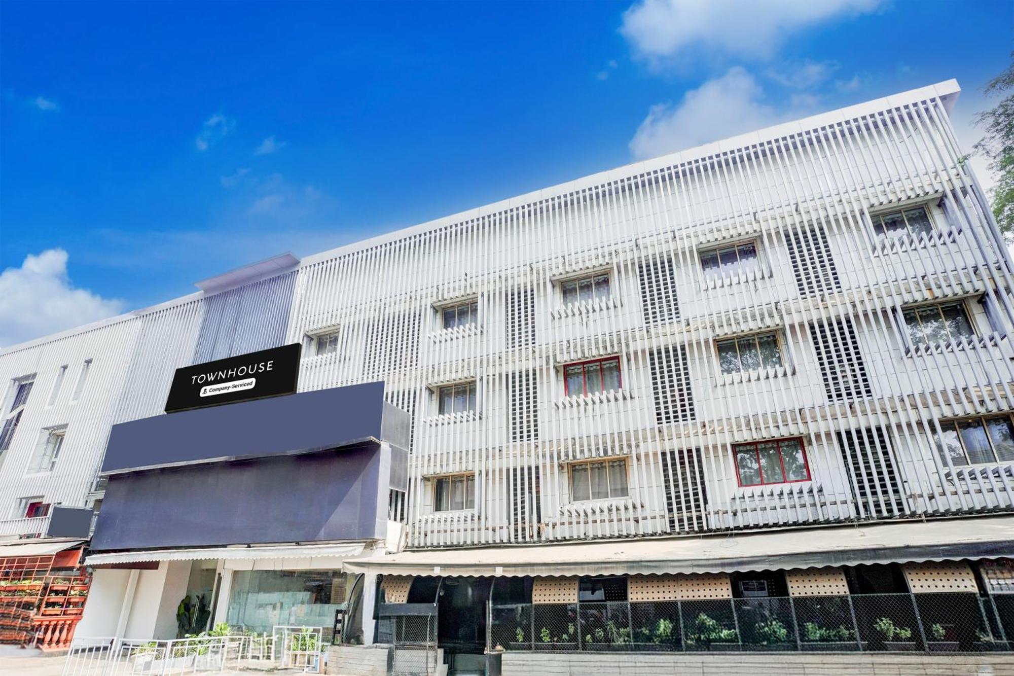 Super Townhouse Khar The Habitat Hotel Bombaim