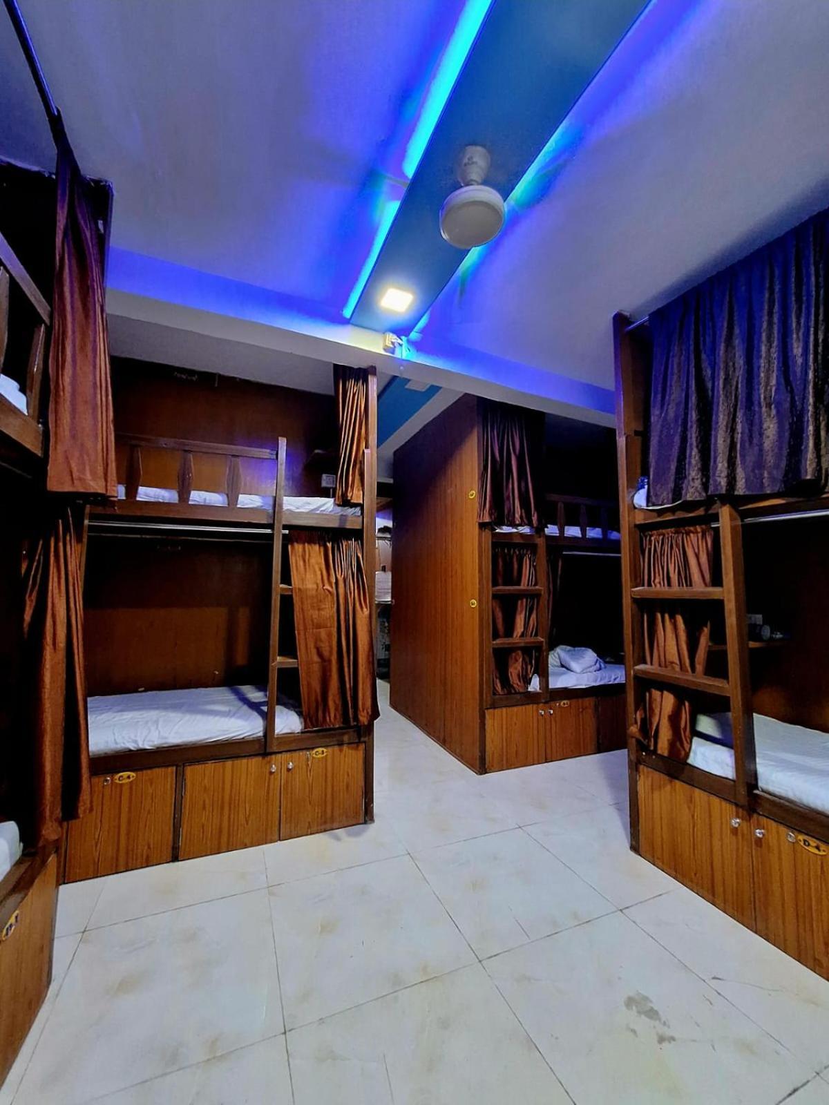 Neon Nest Suits Asalpha Metro * Mumbai